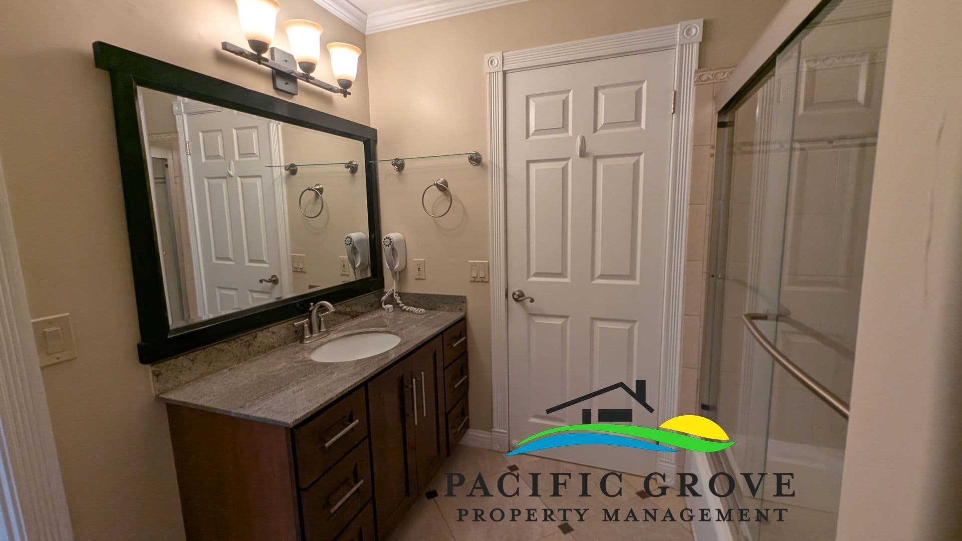 Pacific Grove House: 515 Hillcrest Ave