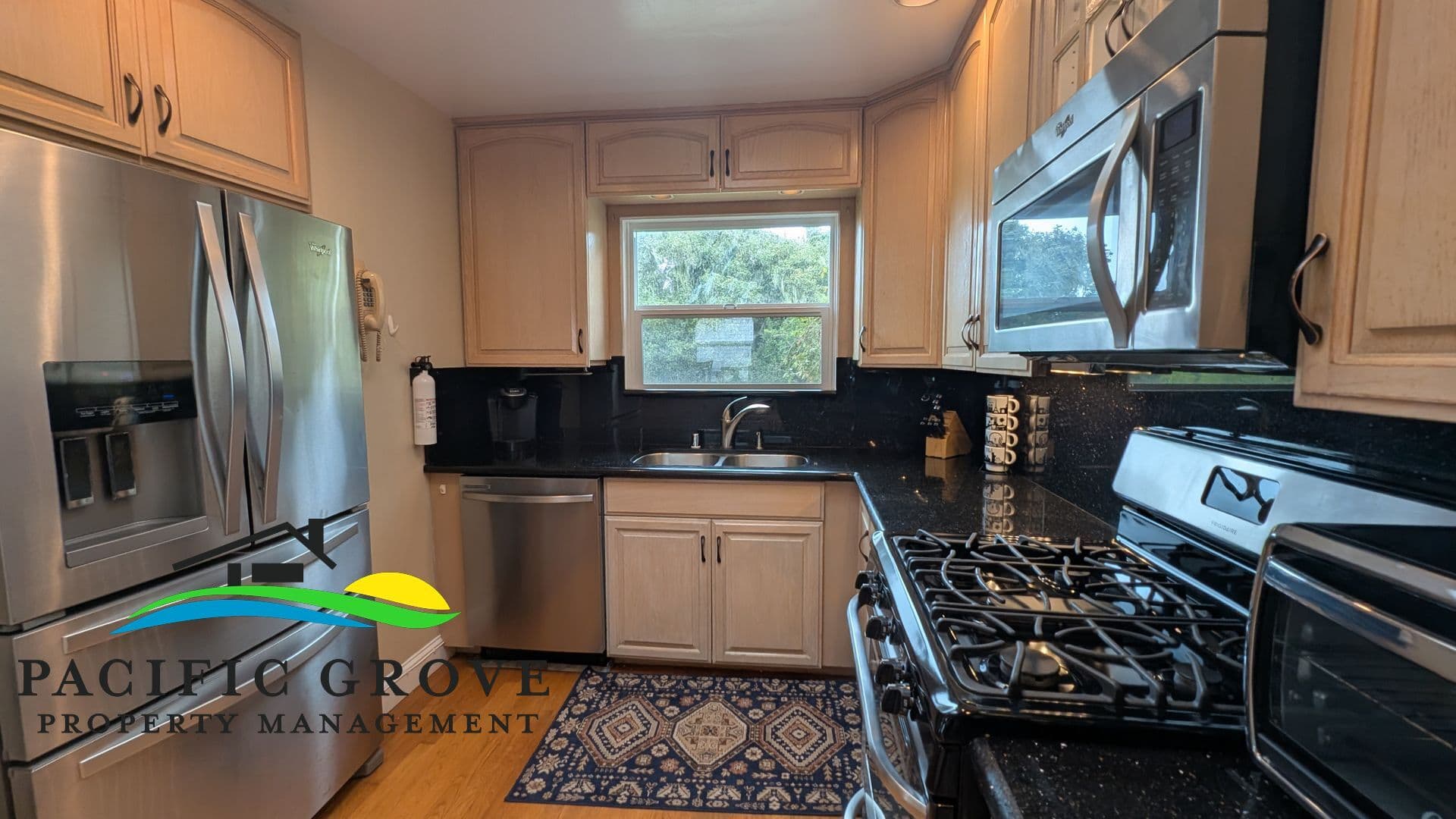 Pacific Grove House: 515 Hillcrest Ave