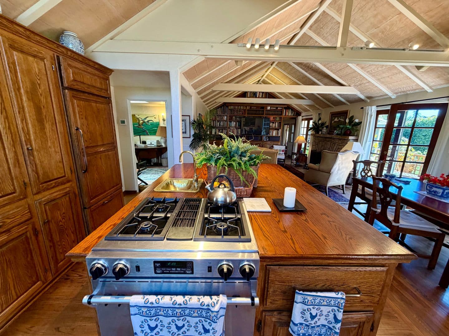 Carmel by the Sea House: 1037 Camino Real
