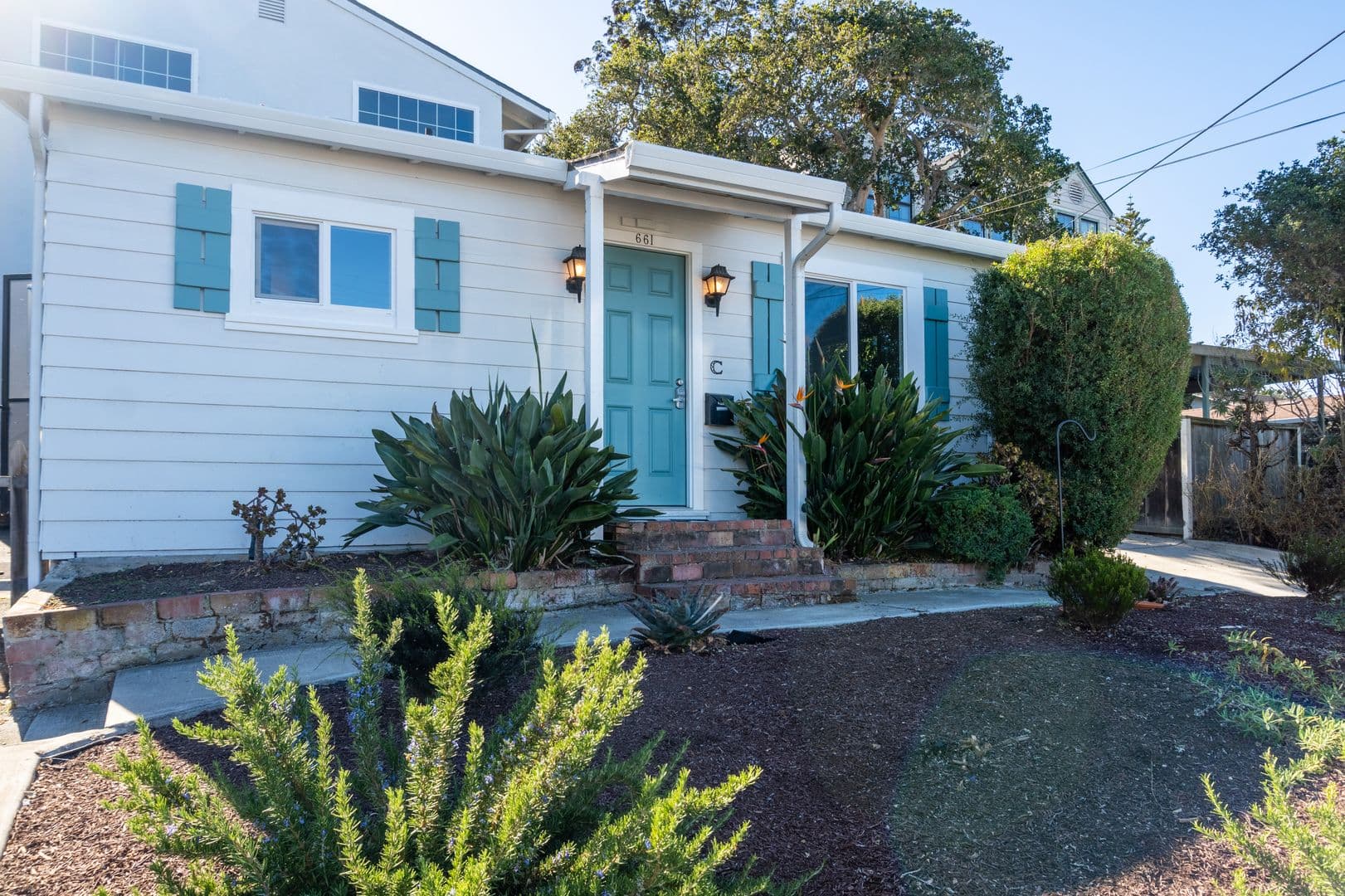 Monterey Apartment: 661 Spencer Street