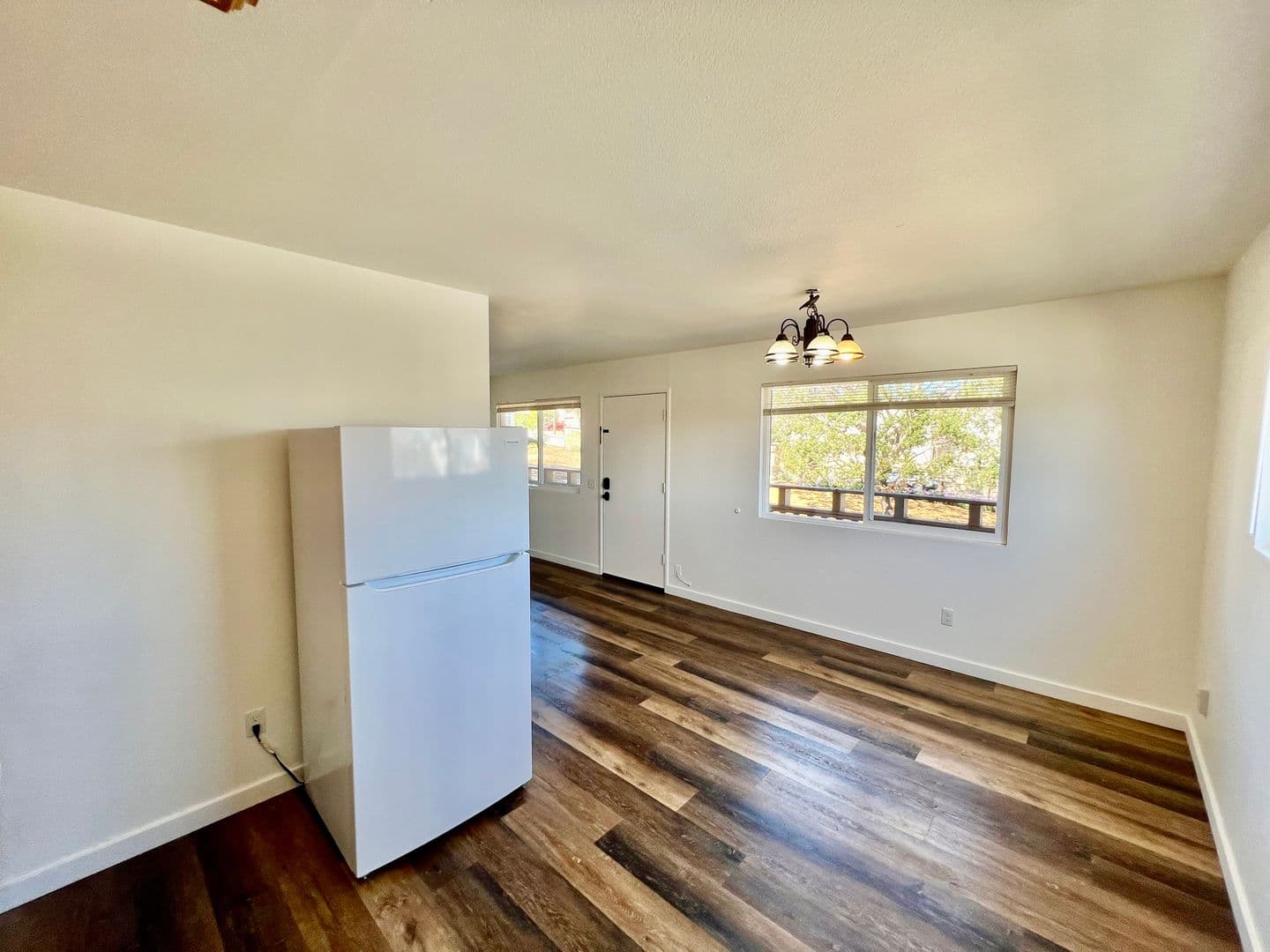 Monterey Apartment: 218 Van Buren Street