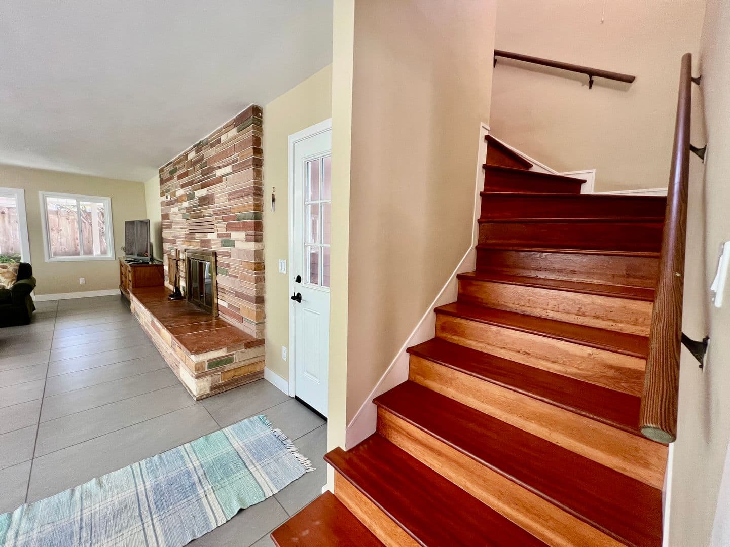 Pacific Grove House: 911 Ripple Avenue