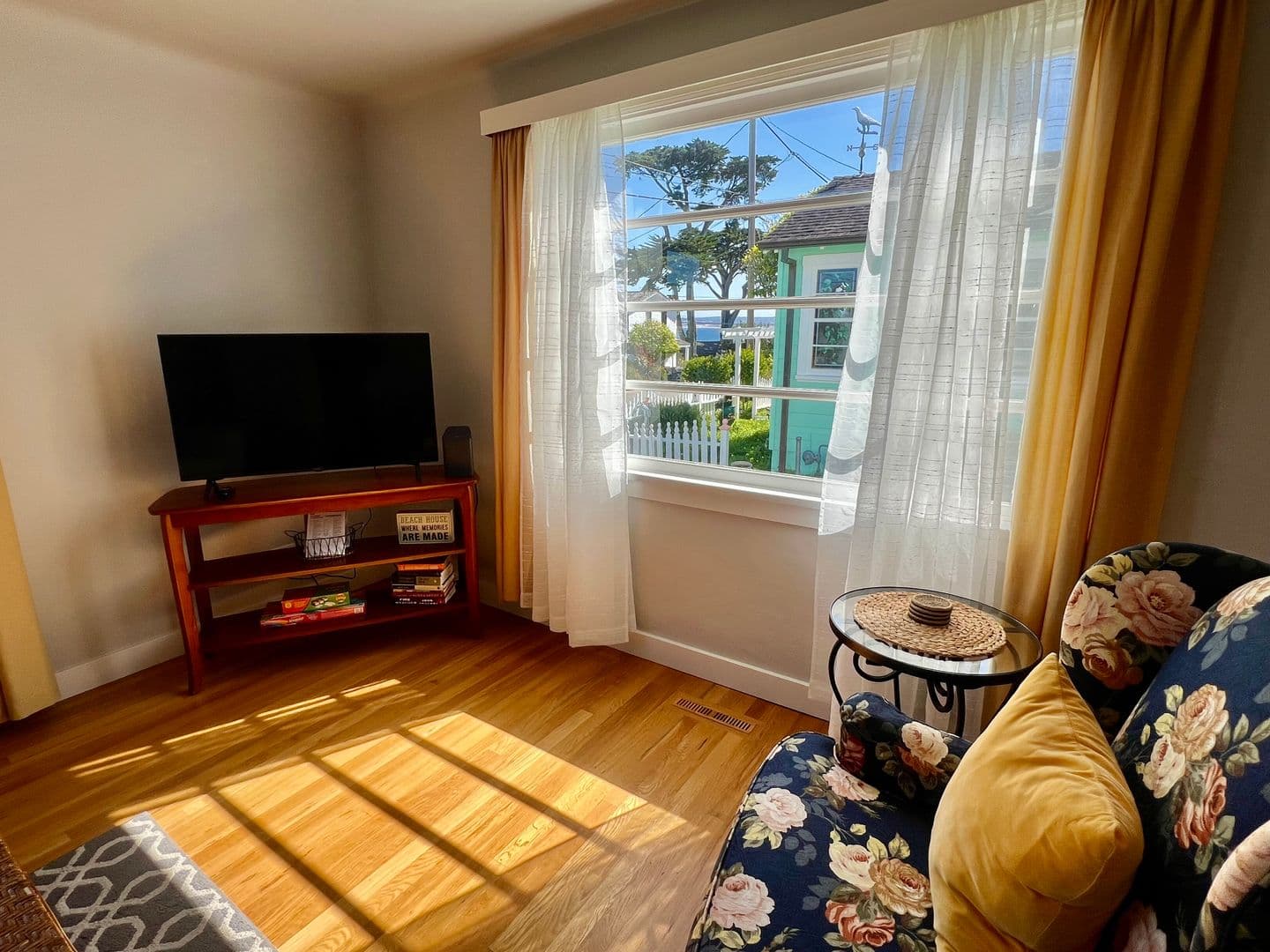 Pacific Grove House: 911 Ripple Avenue