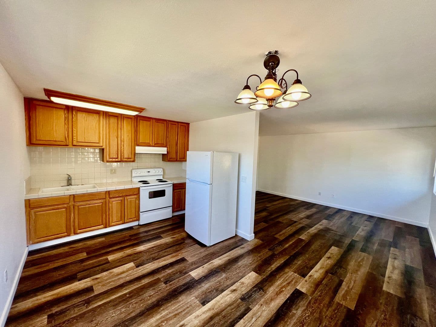 Monterey Apartment: 218 Van Buren Street