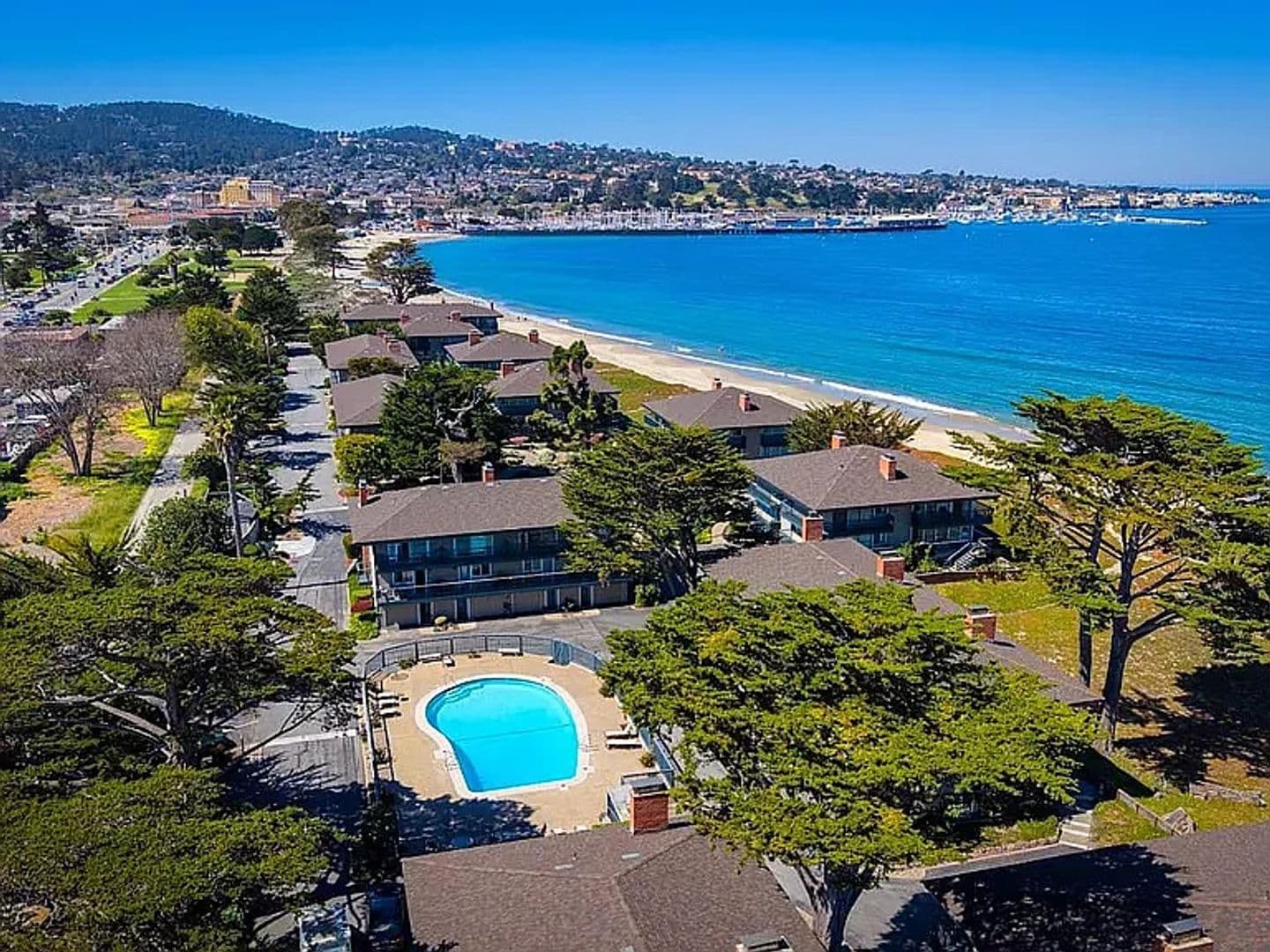 Monterey Condo: 37 La Playa