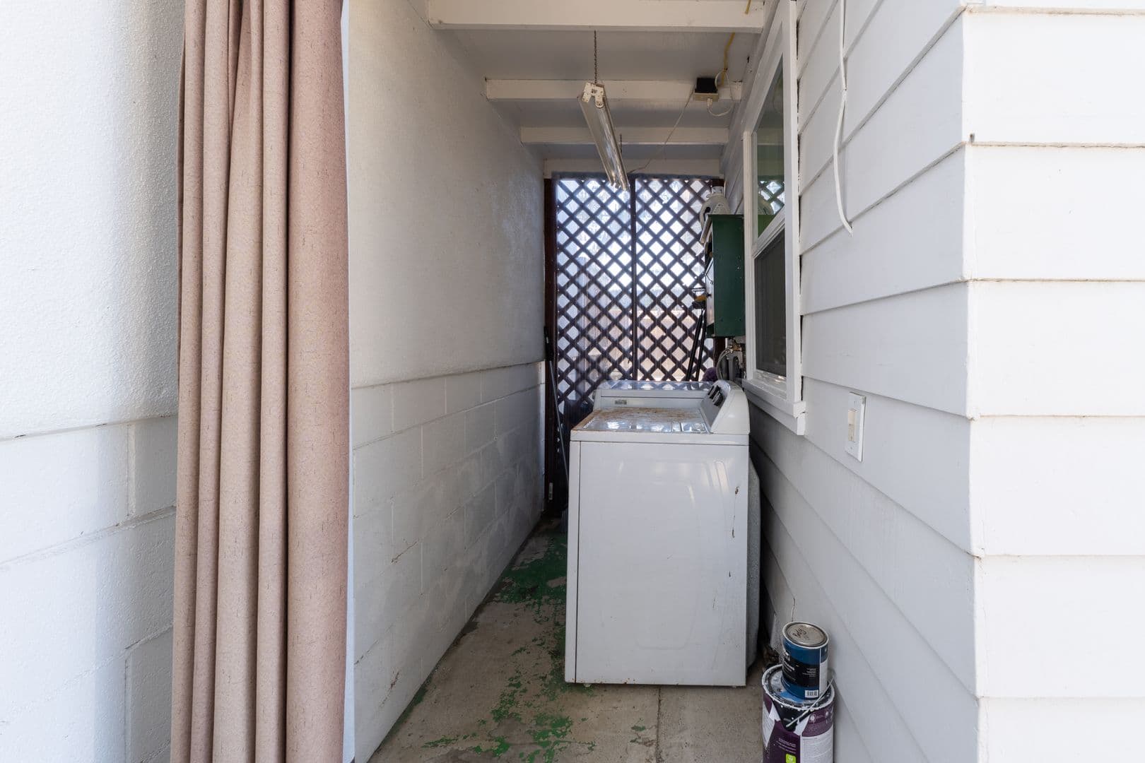 Monterey Apartment: 661 Spencer Street
