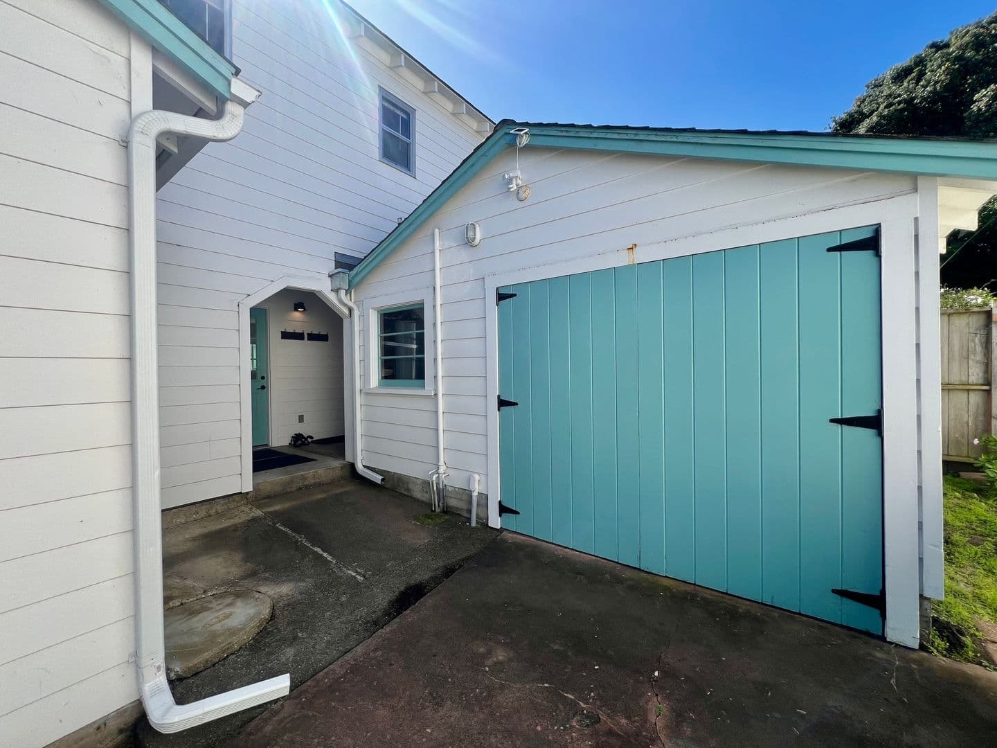 Pacific Grove House: 911 Ripple Avenue