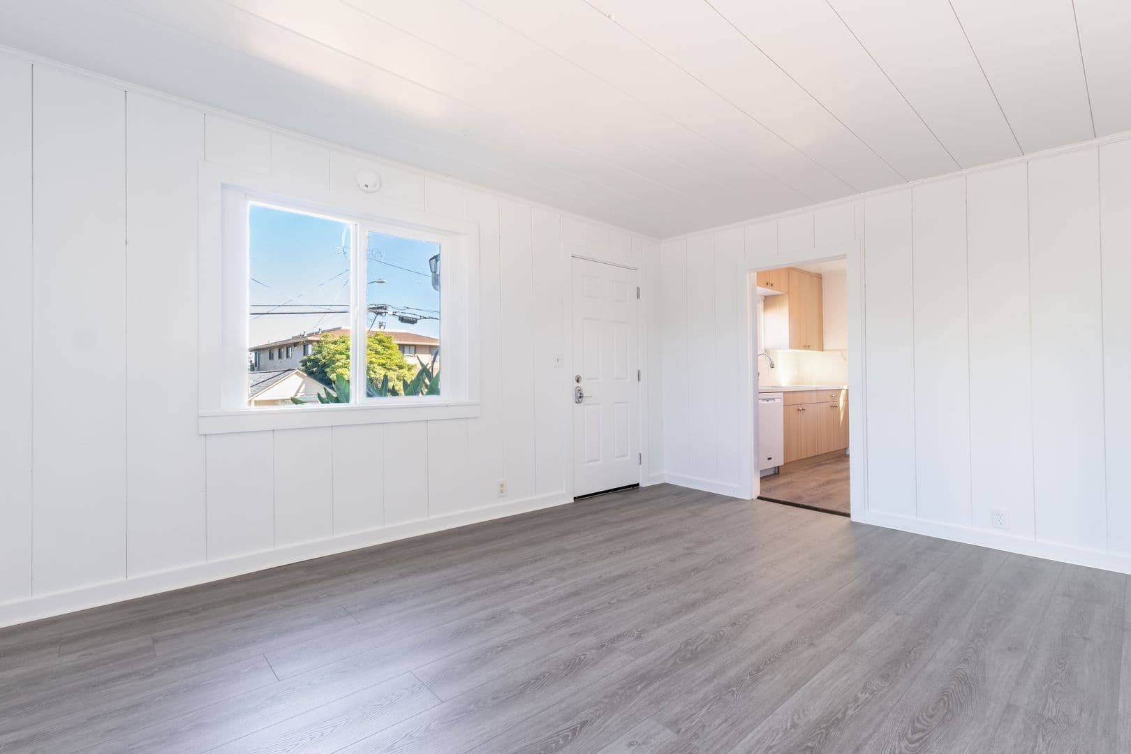 Monterey Apartment: 661 Spencer Street