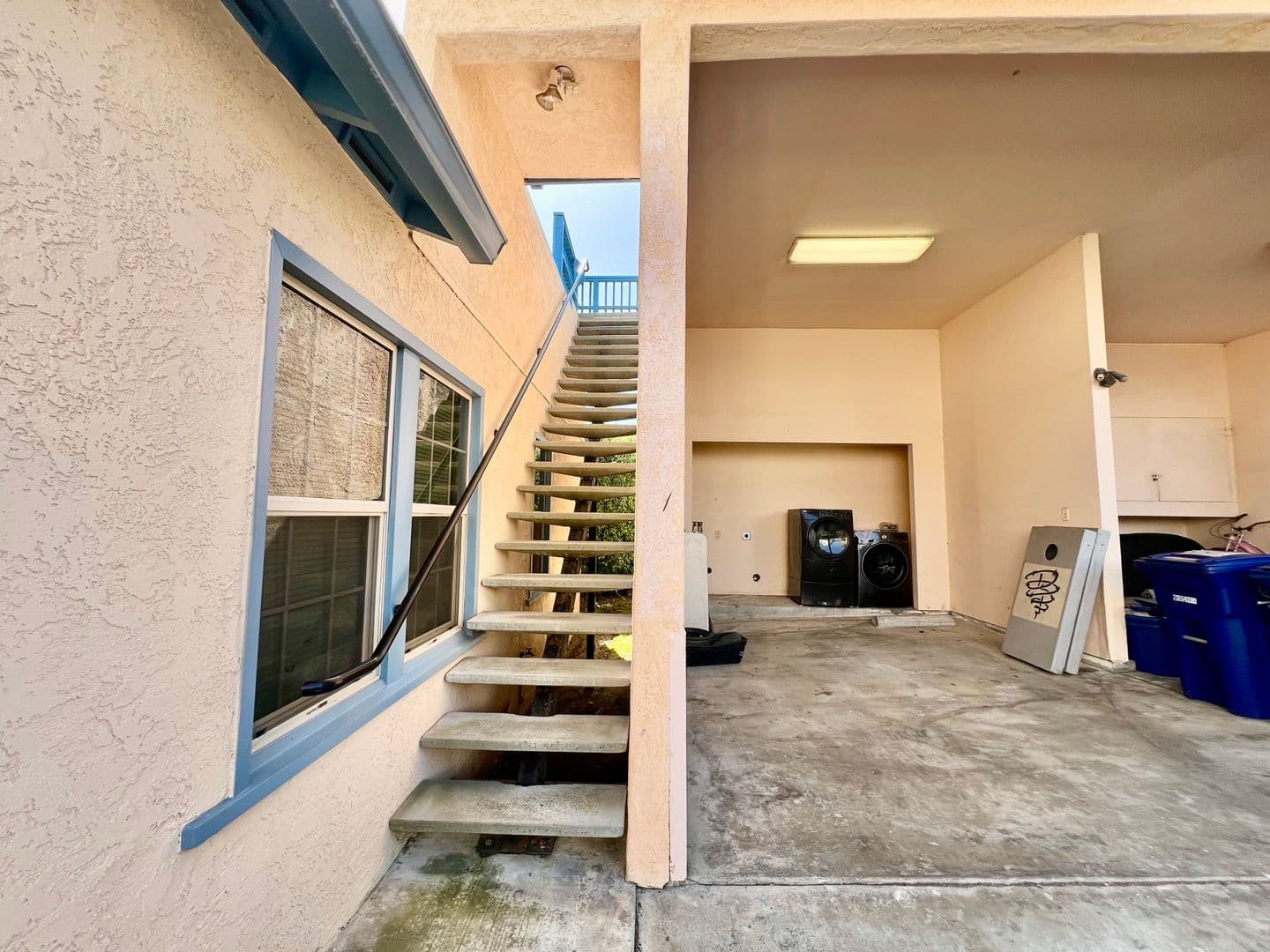 Monterey Apartment: 464 Larkin Street