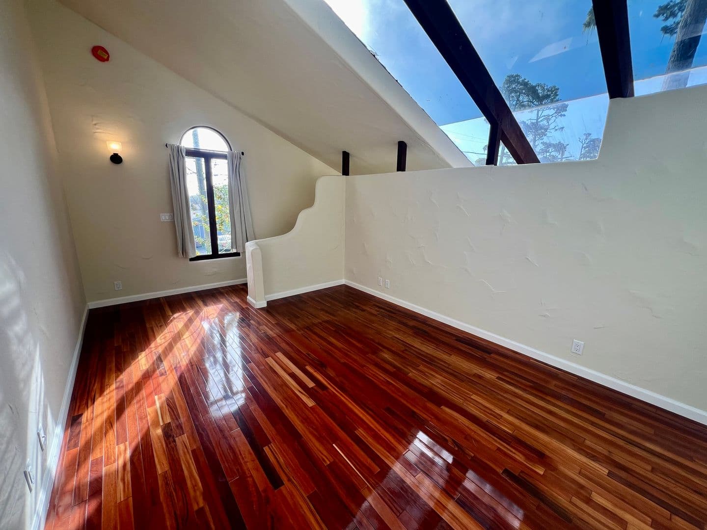 Monterey House: 671 Taylor Street