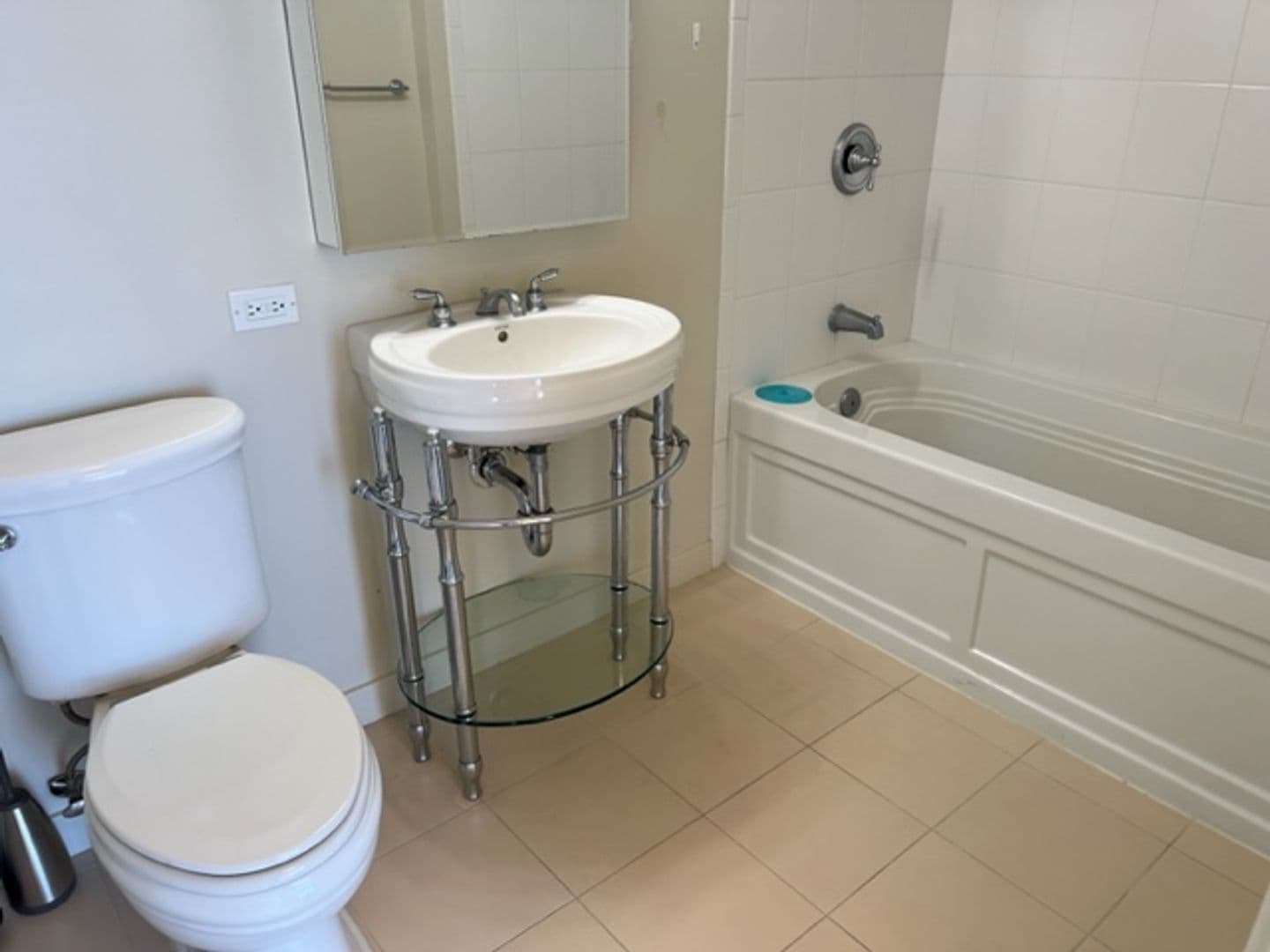Honolulu House: 1296 Kapiolani Blvd II-4205