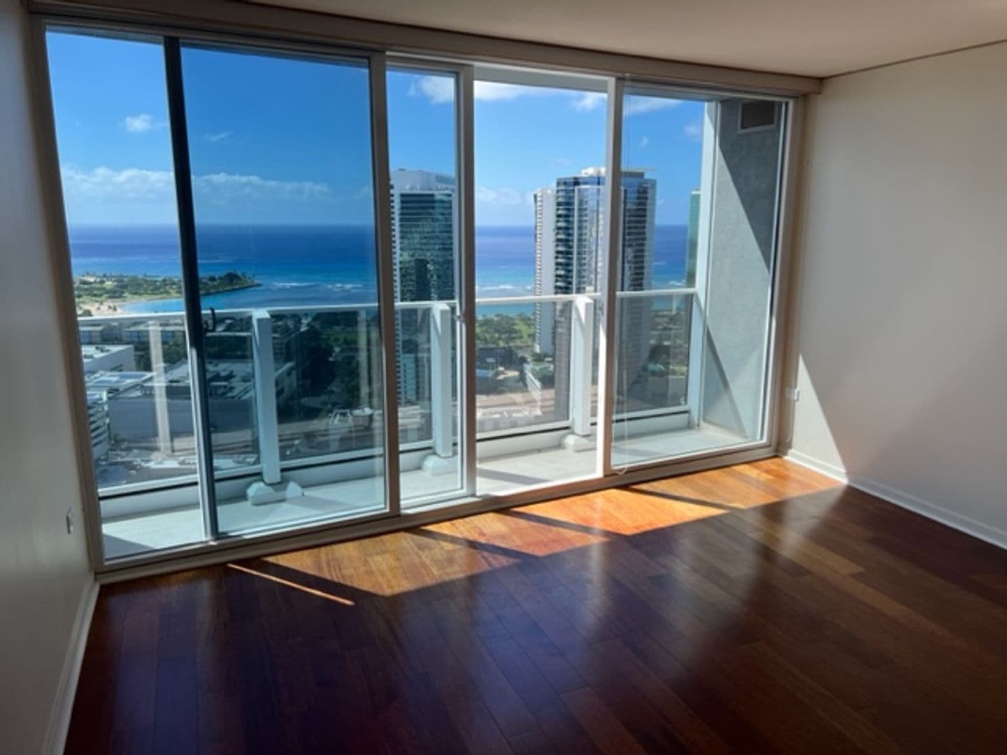 Honolulu House: 1296 Kapiolani Blvd II-4205