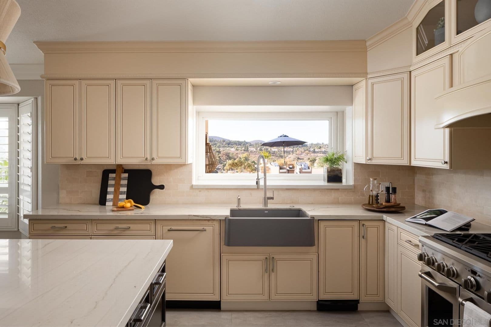 Poway House: 12645 Treehill Pl