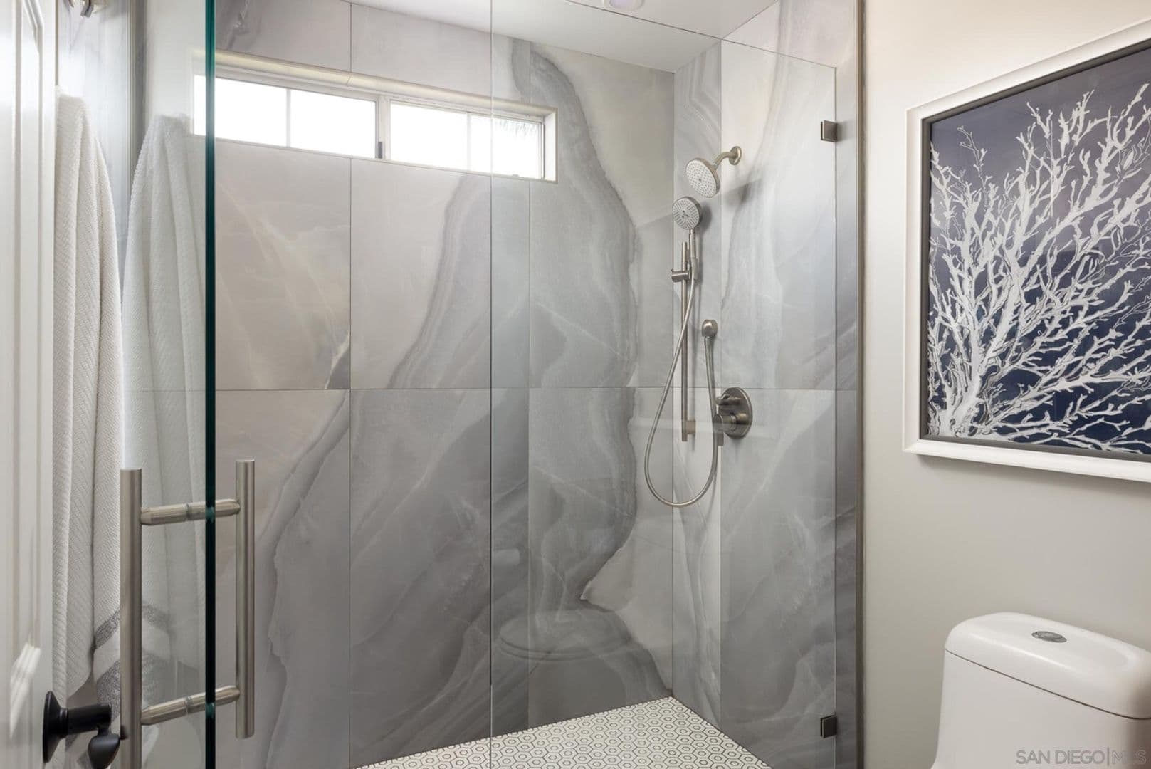 Poway House: 12645 Treehill Pl