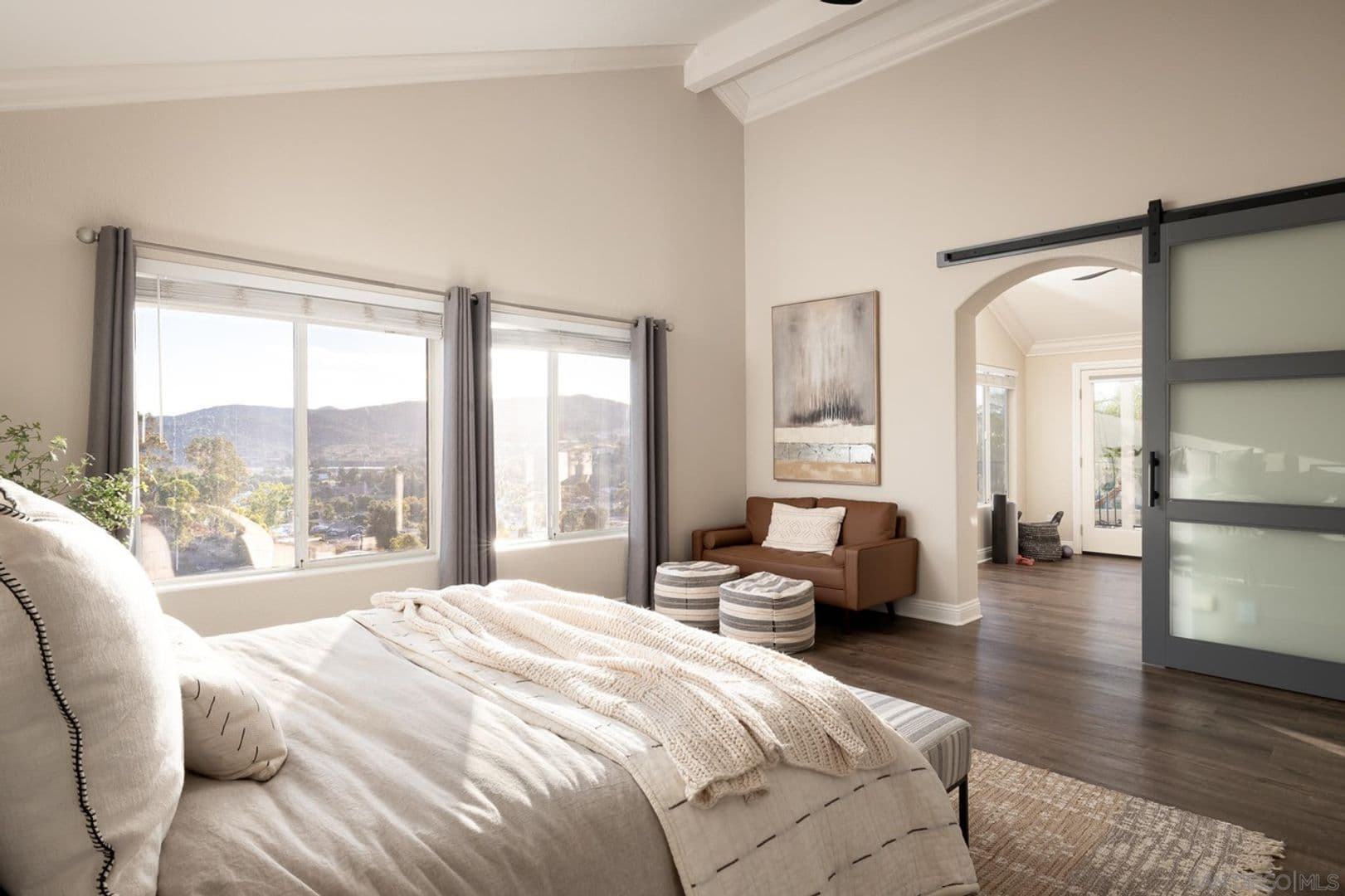 Poway House: 12645 Treehill Pl