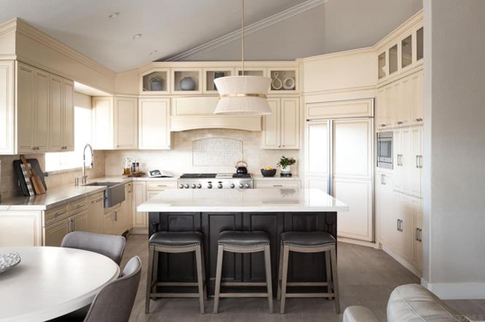 Poway House: 12645 Treehill Pl