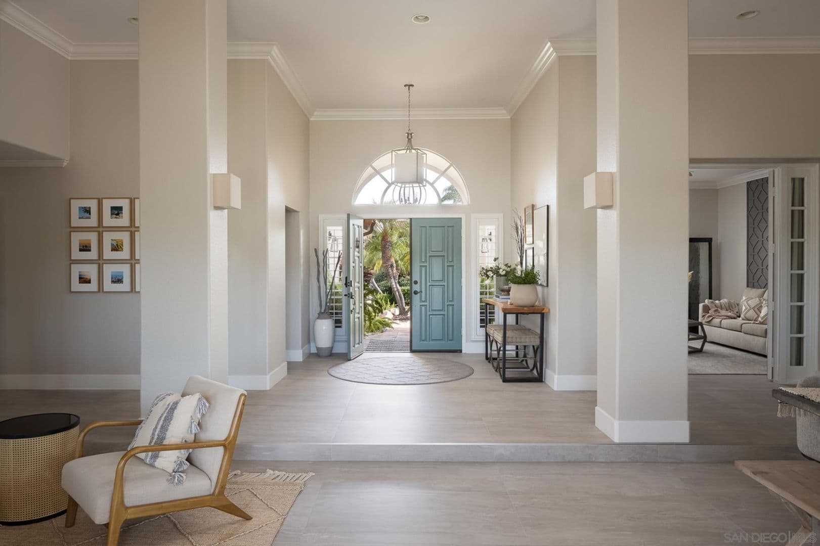 Poway House: 12645 Treehill Pl