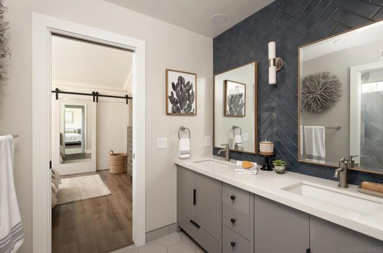 Poway House: 12645 Treehill Pl