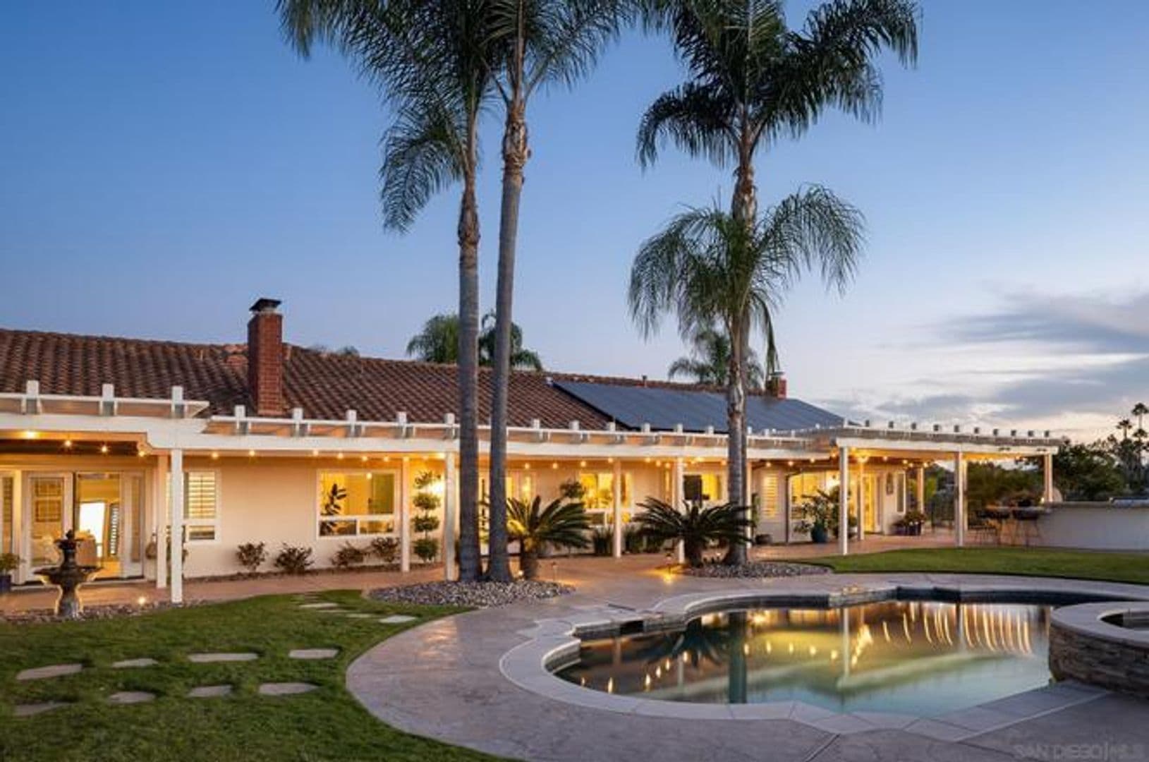 Poway House: 12645 Treehill Pl