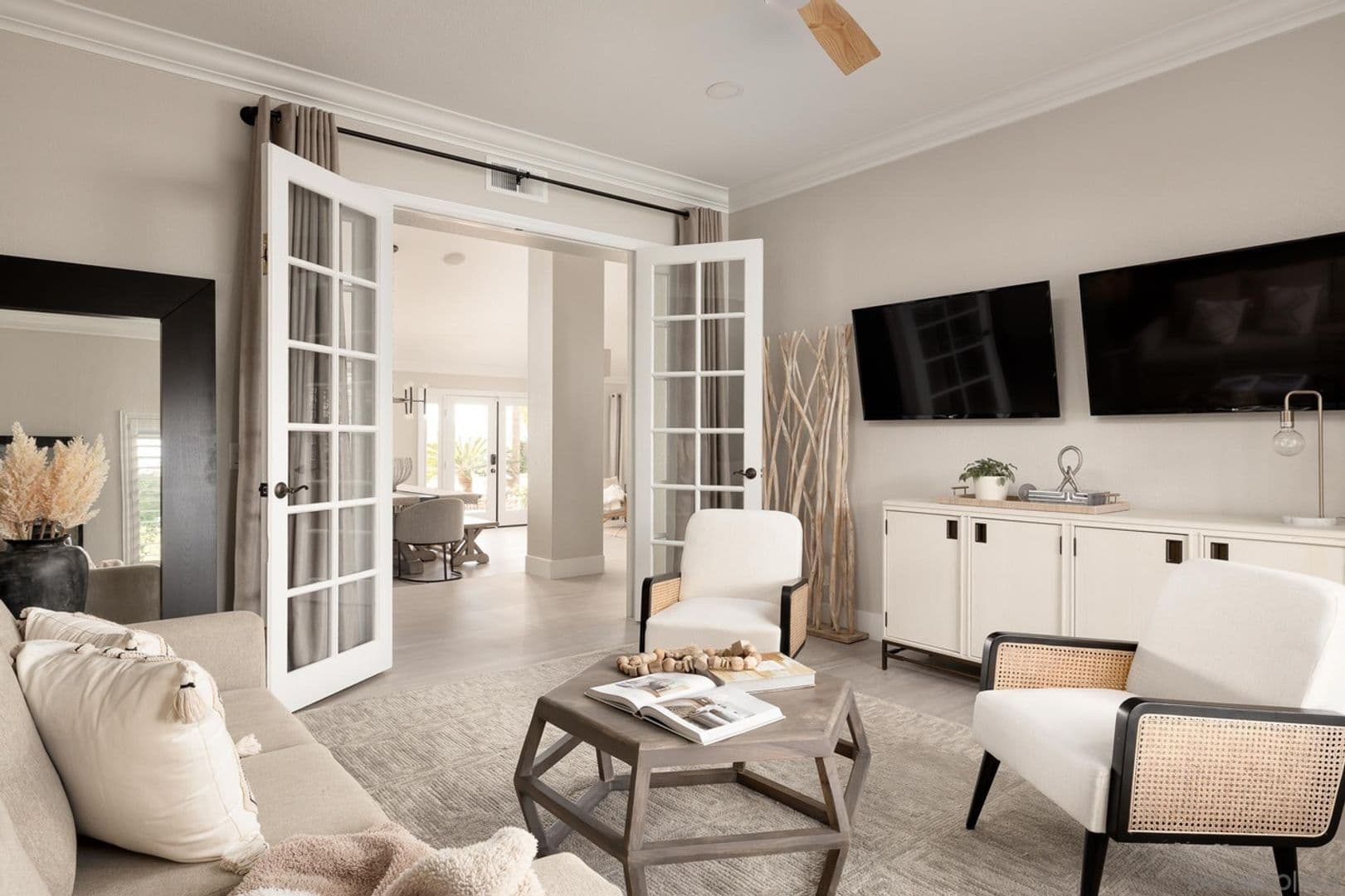Poway House: 12645 Treehill Pl