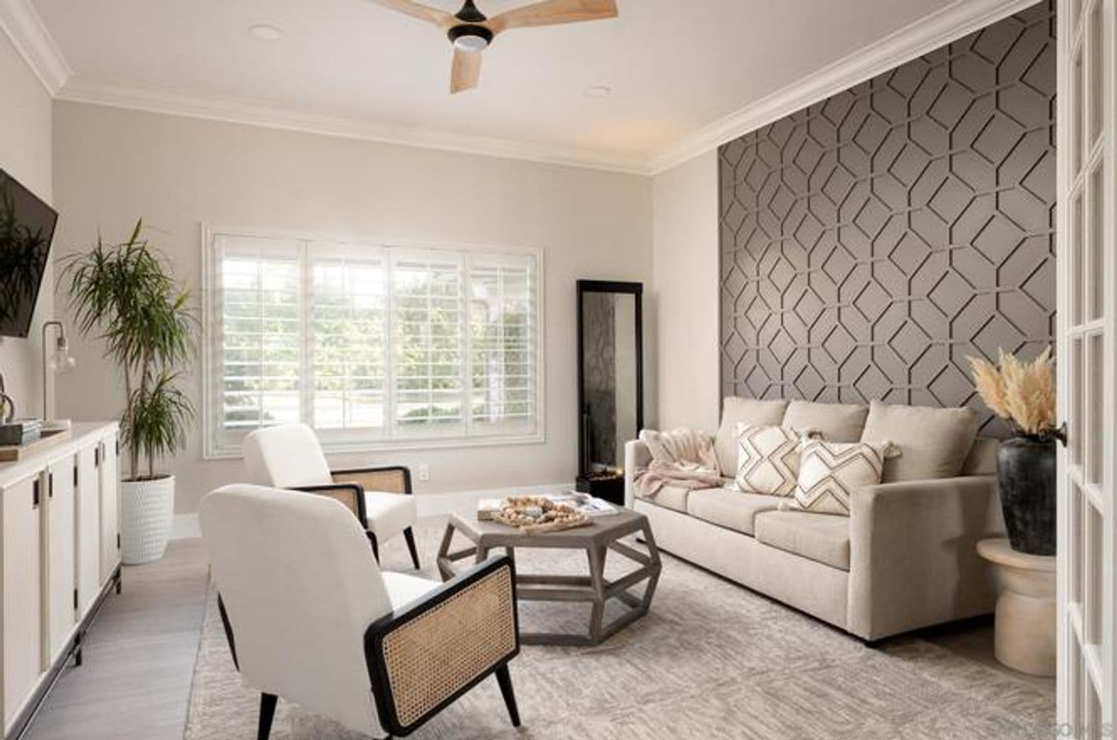 Poway House: 12645 Treehill Pl