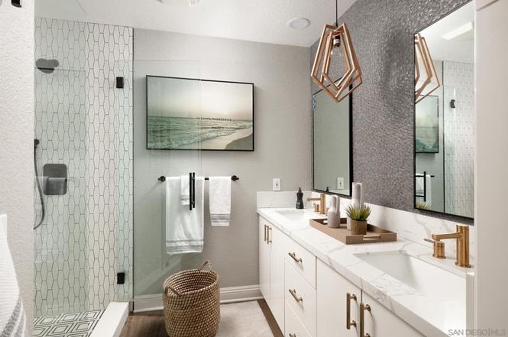 Poway House: 12645 Treehill Pl
