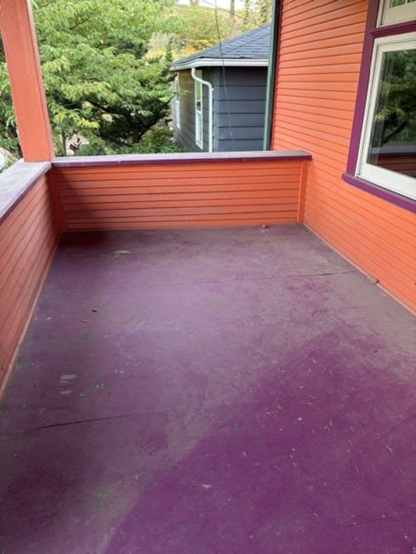 Albany House: 714 Montgomery St SE