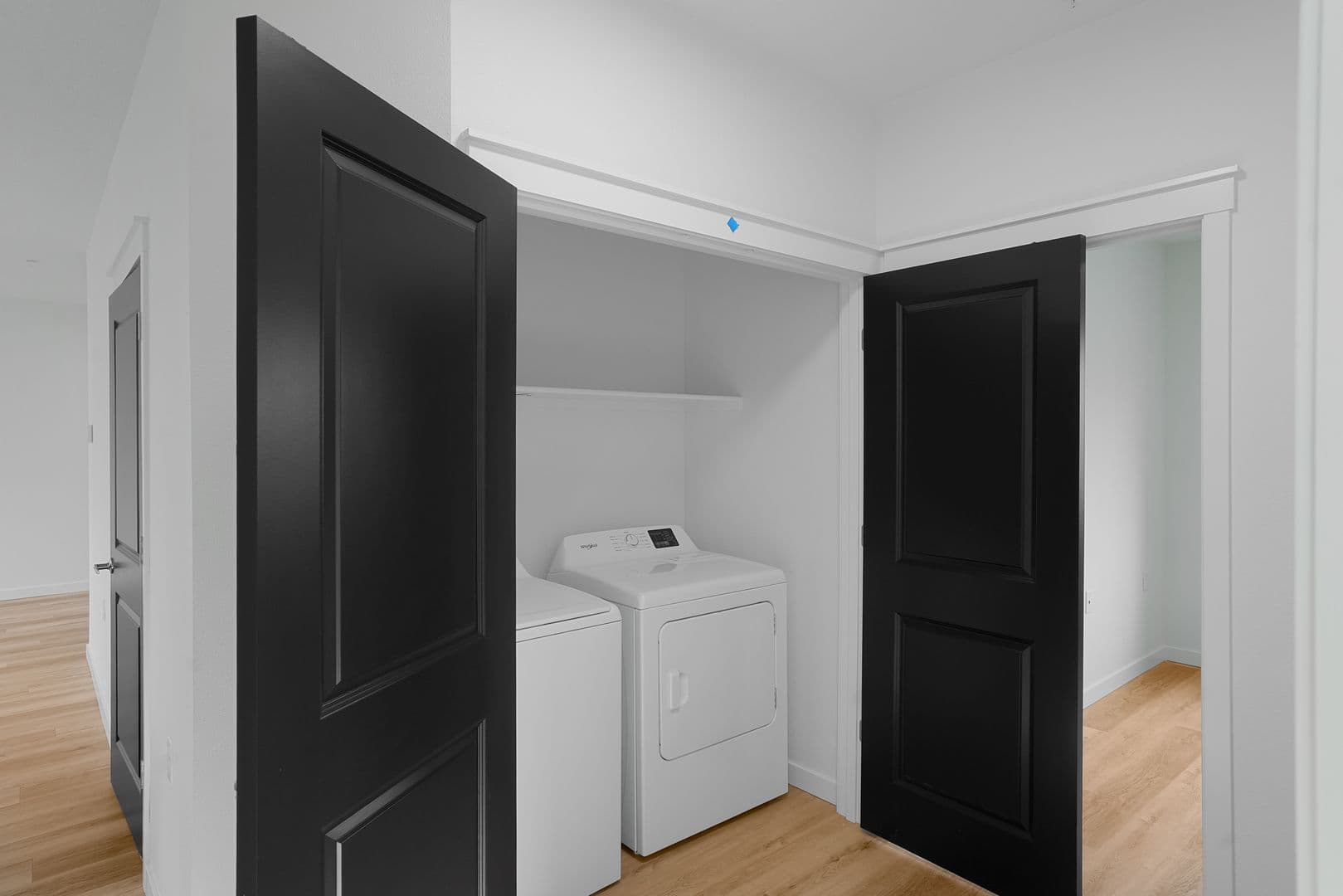 Monmouth Apartment: 300-340 Hoxton Ave