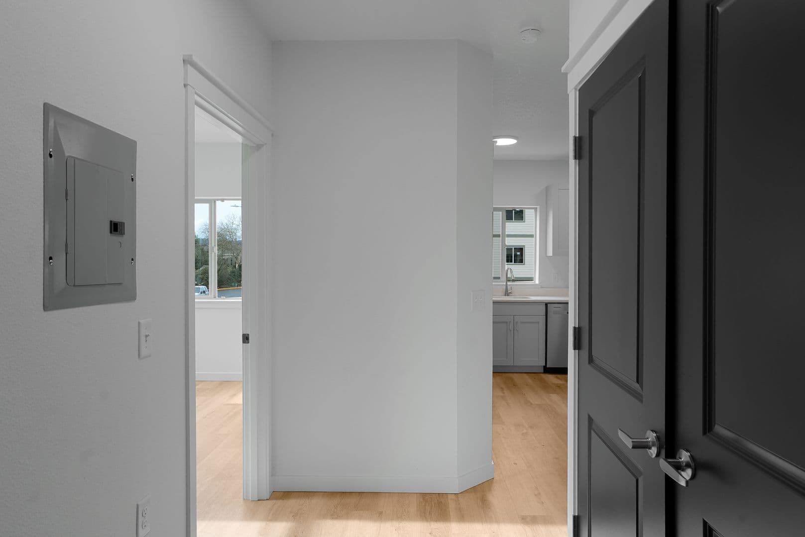 Monmouth Apartment: 300-340 Hoxton Ave