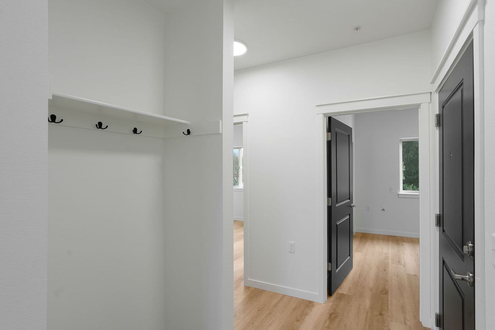 Monmouth Apartment: 300-340 Hoxton Ave