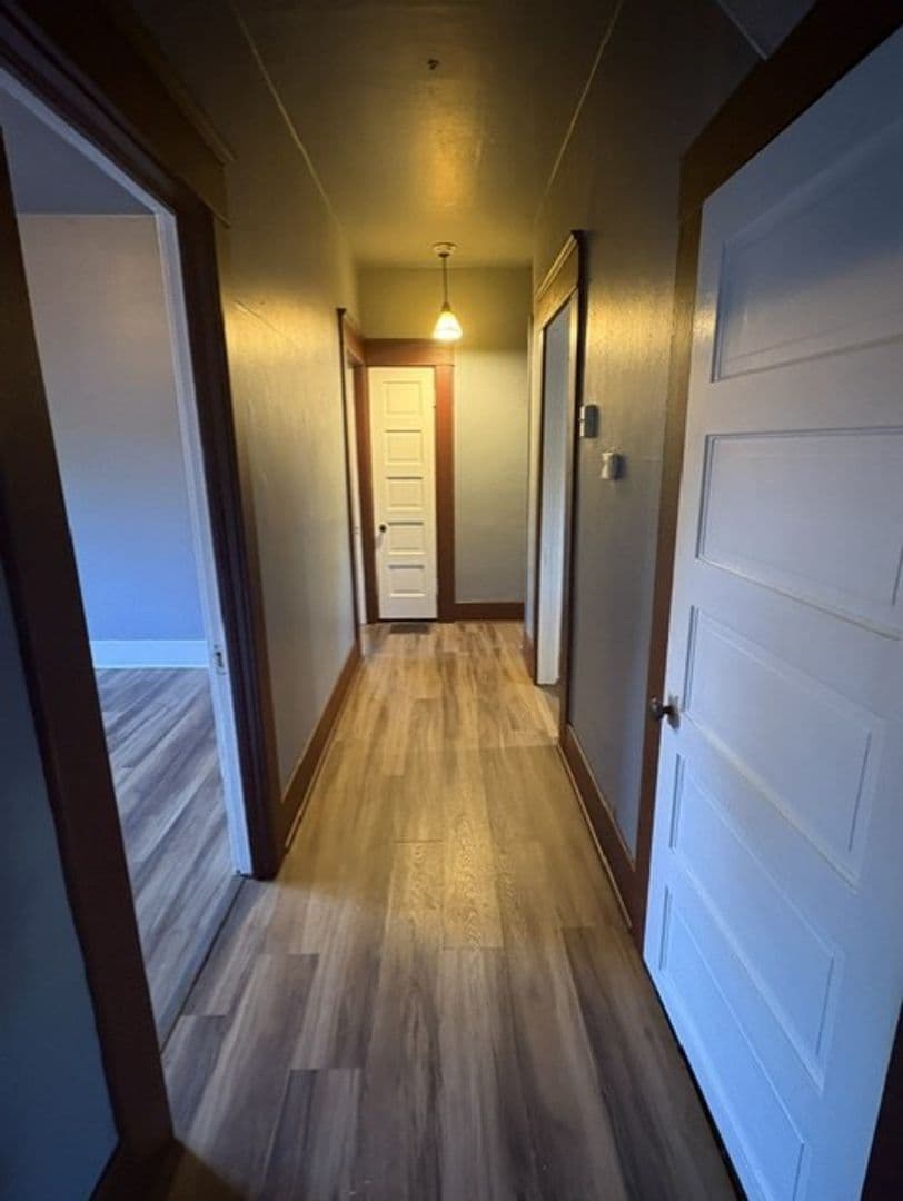 Albany House: 714 Montgomery St SE