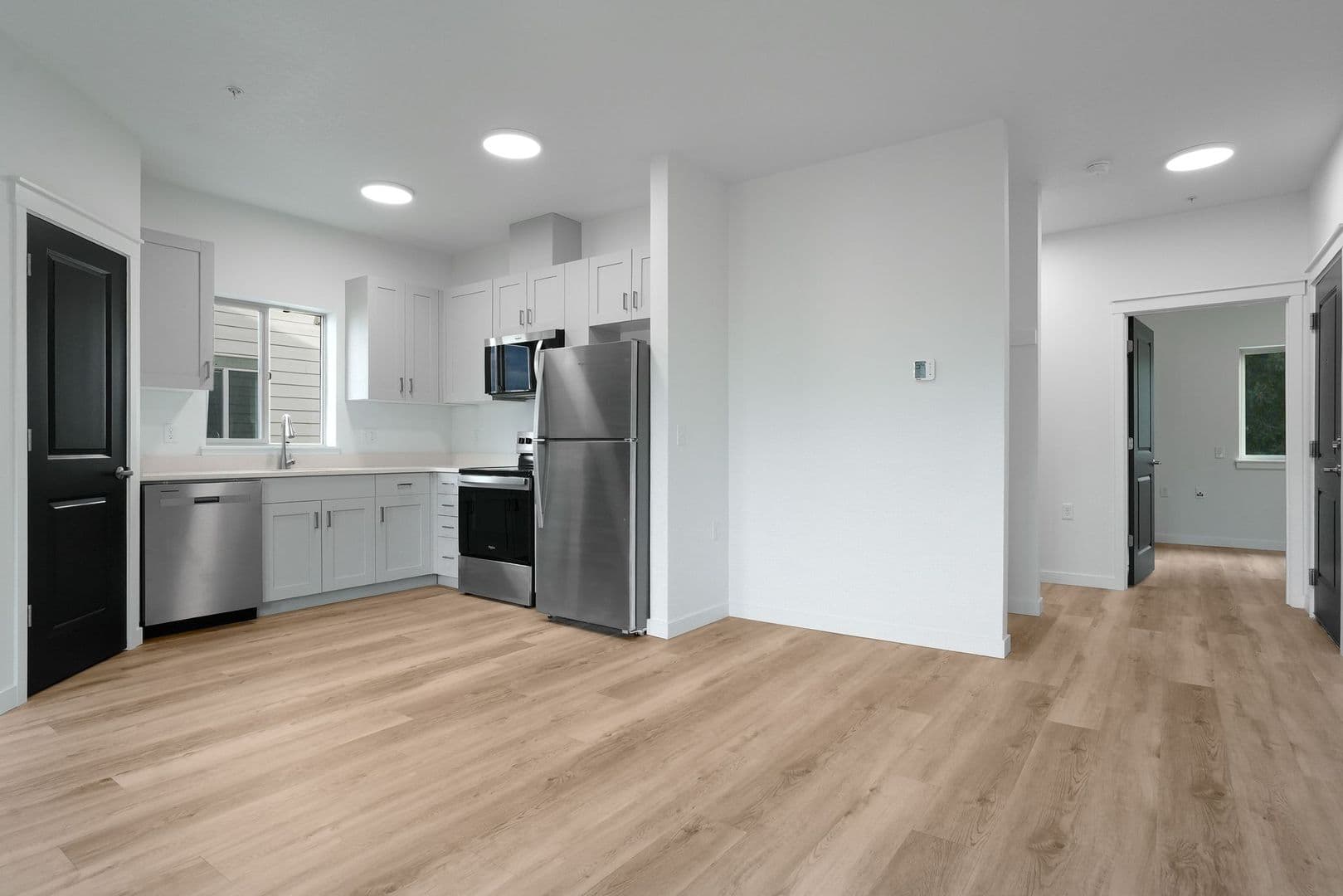 Monmouth Apartment: 300-340 Hoxton Ave