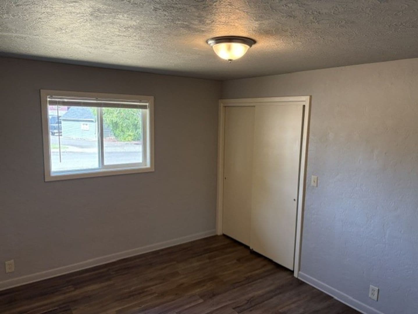 Salem House: 1118 Hemlock St NW