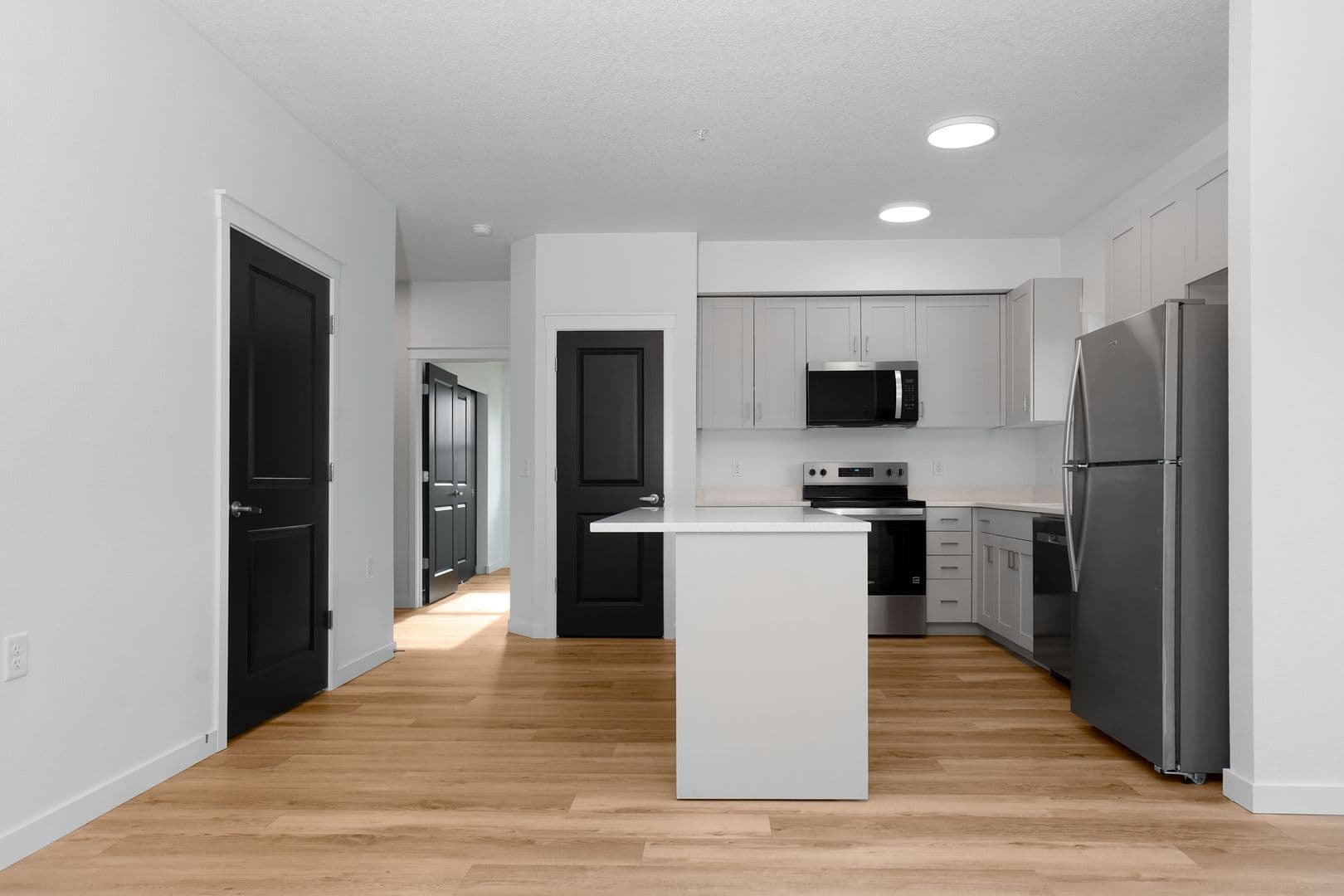 Monmouth Apartment: 300-340 Hoxton Ave
