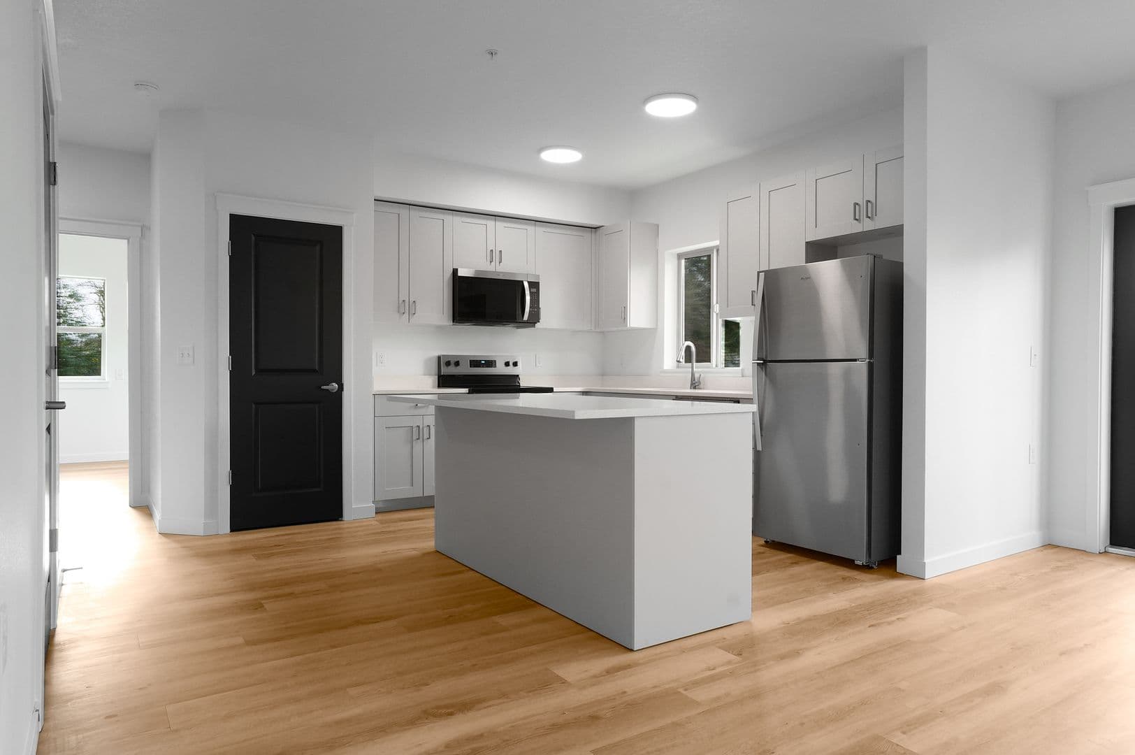 Monmouth Apartment: 300-340 Hoxton Ave