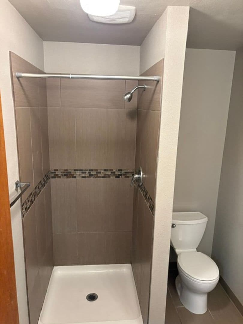 Salem House: 1118 Hemlock St NW