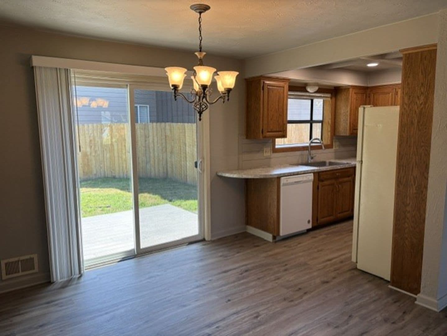 Salem House: 1118 Hemlock St NW