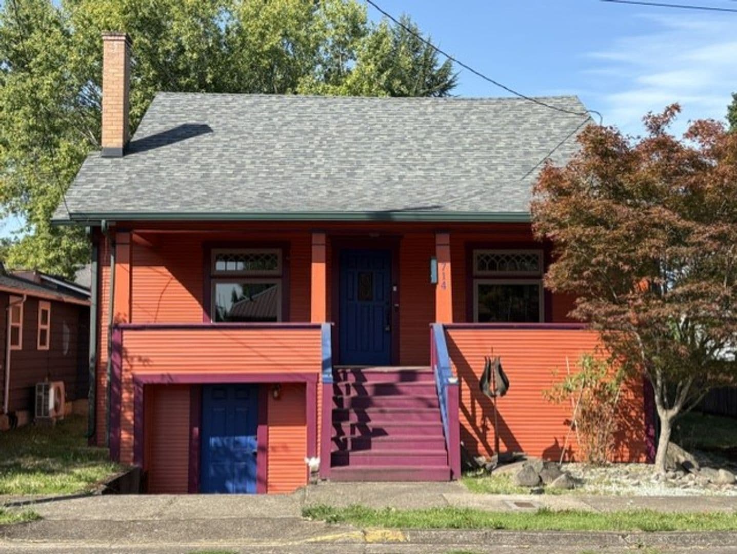 Albany House: 714 Montgomery St SE