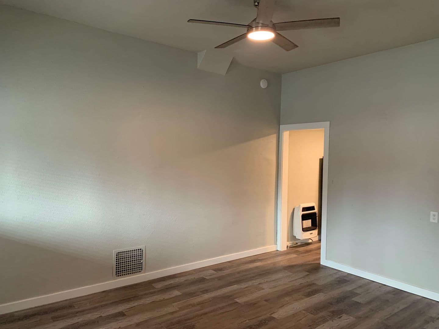 Jefferson Apartment: 145 S. Main St