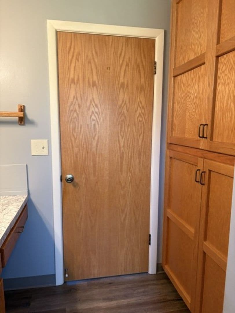 Salem House: 1118 Hemlock St NW