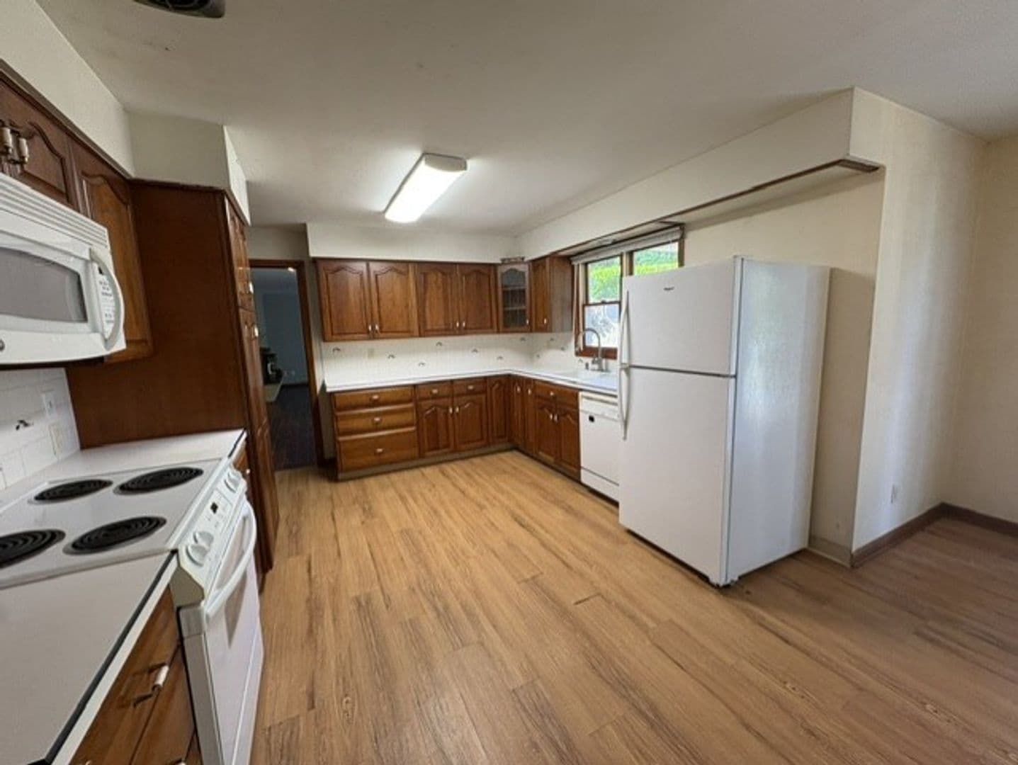 Salem House: 825 Orchard Heights Road NW