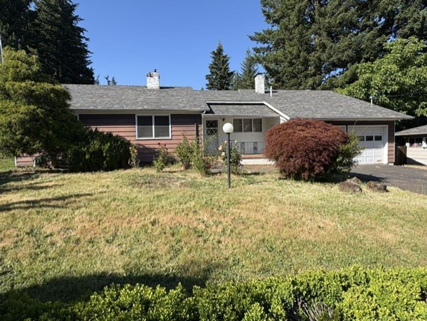 Salem House: 825 Orchard Heights Road NW