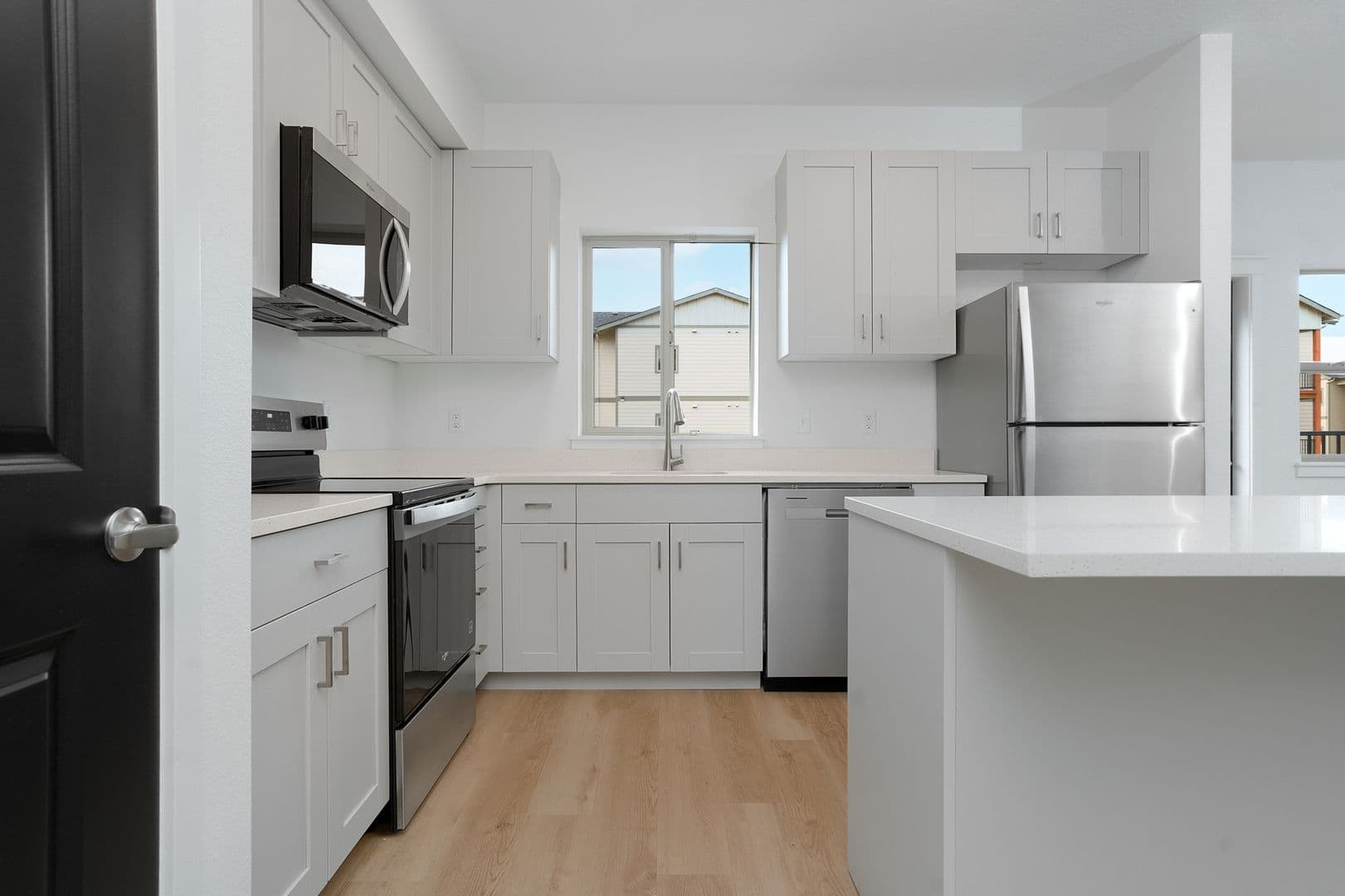 Monmouth Apartment: 300-340 Hoxton Ave