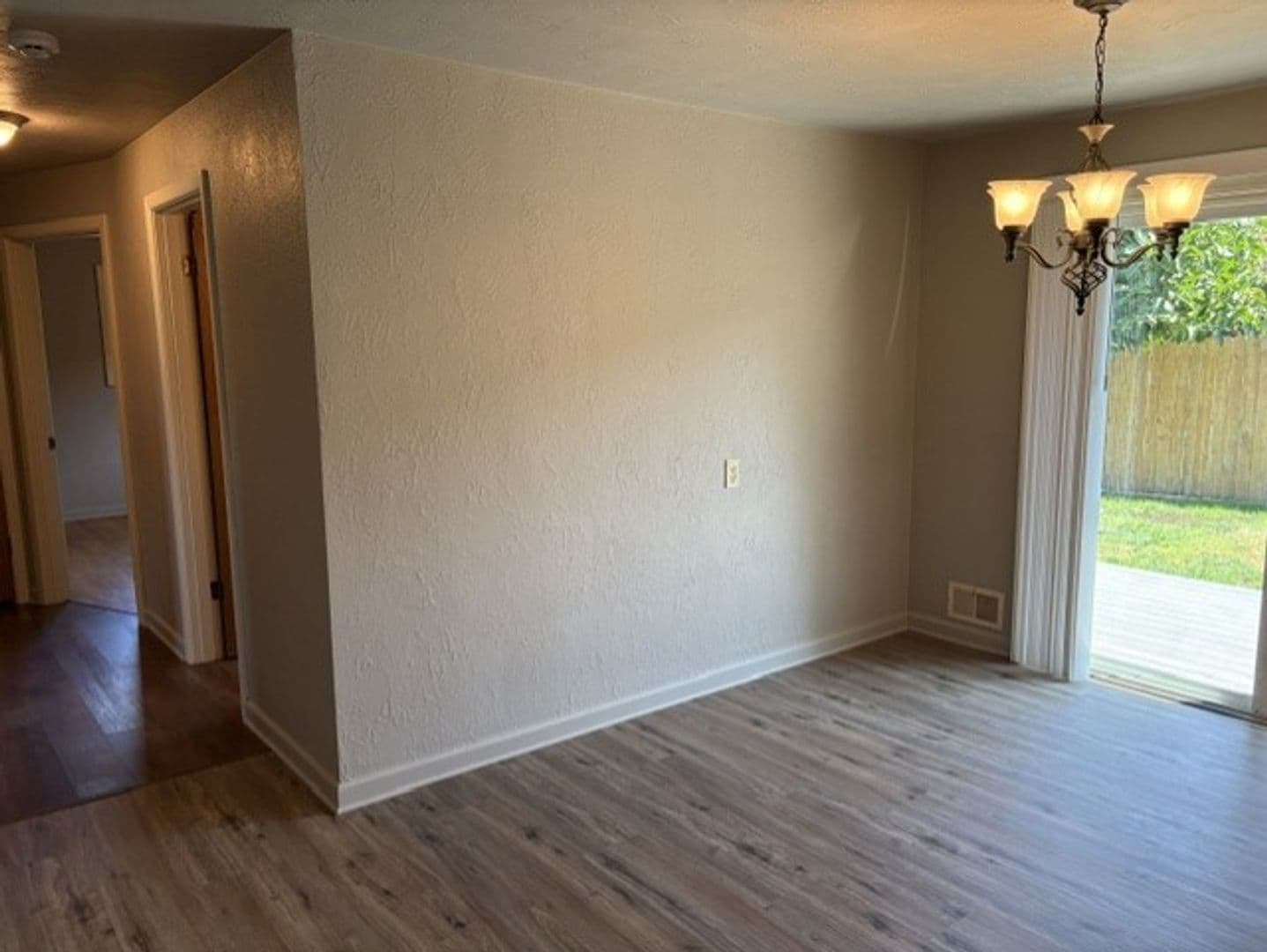 Salem House: 1118 Hemlock St NW