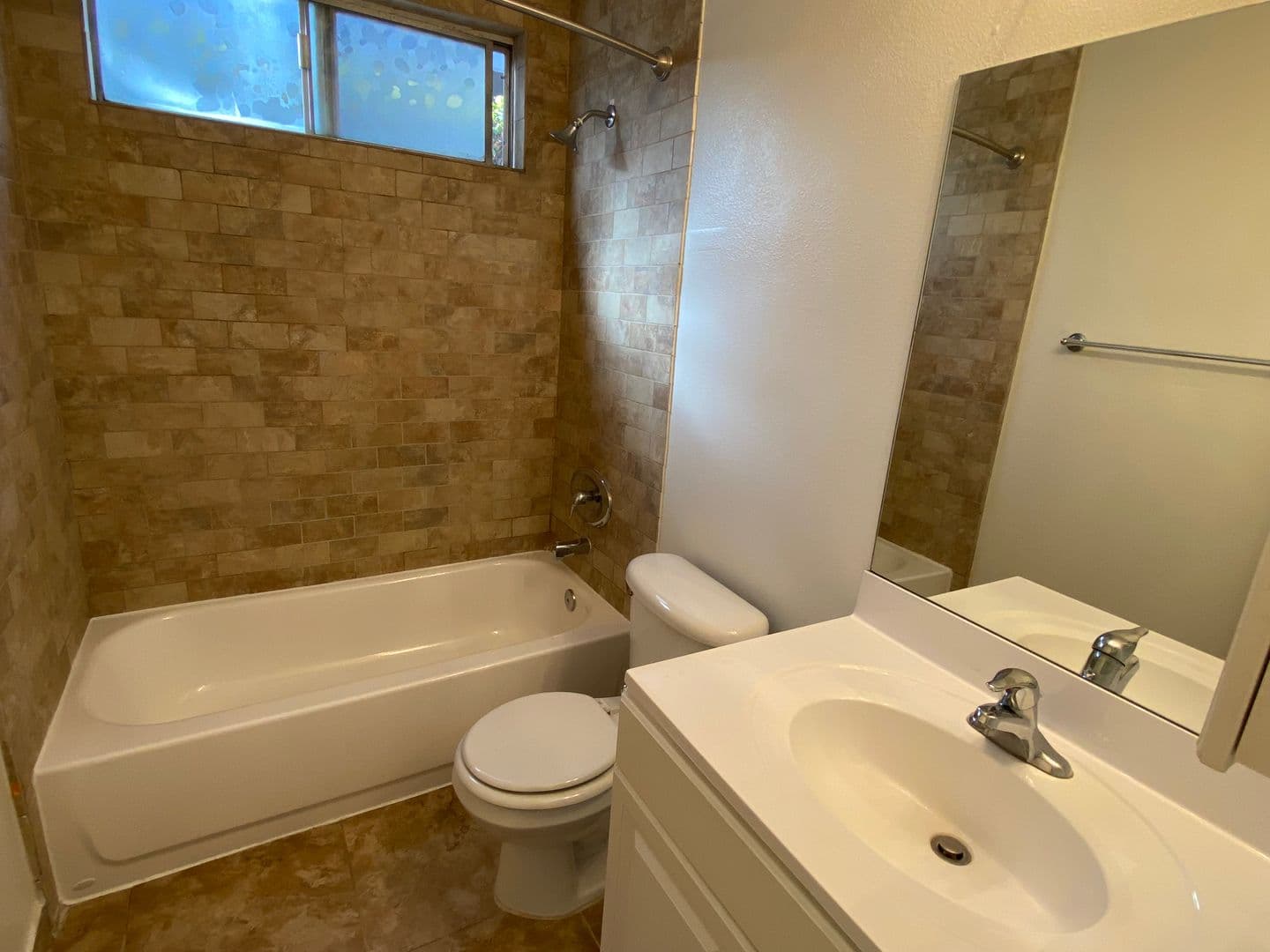 North Hollywood Apartment: 10745 Hortense Avenue