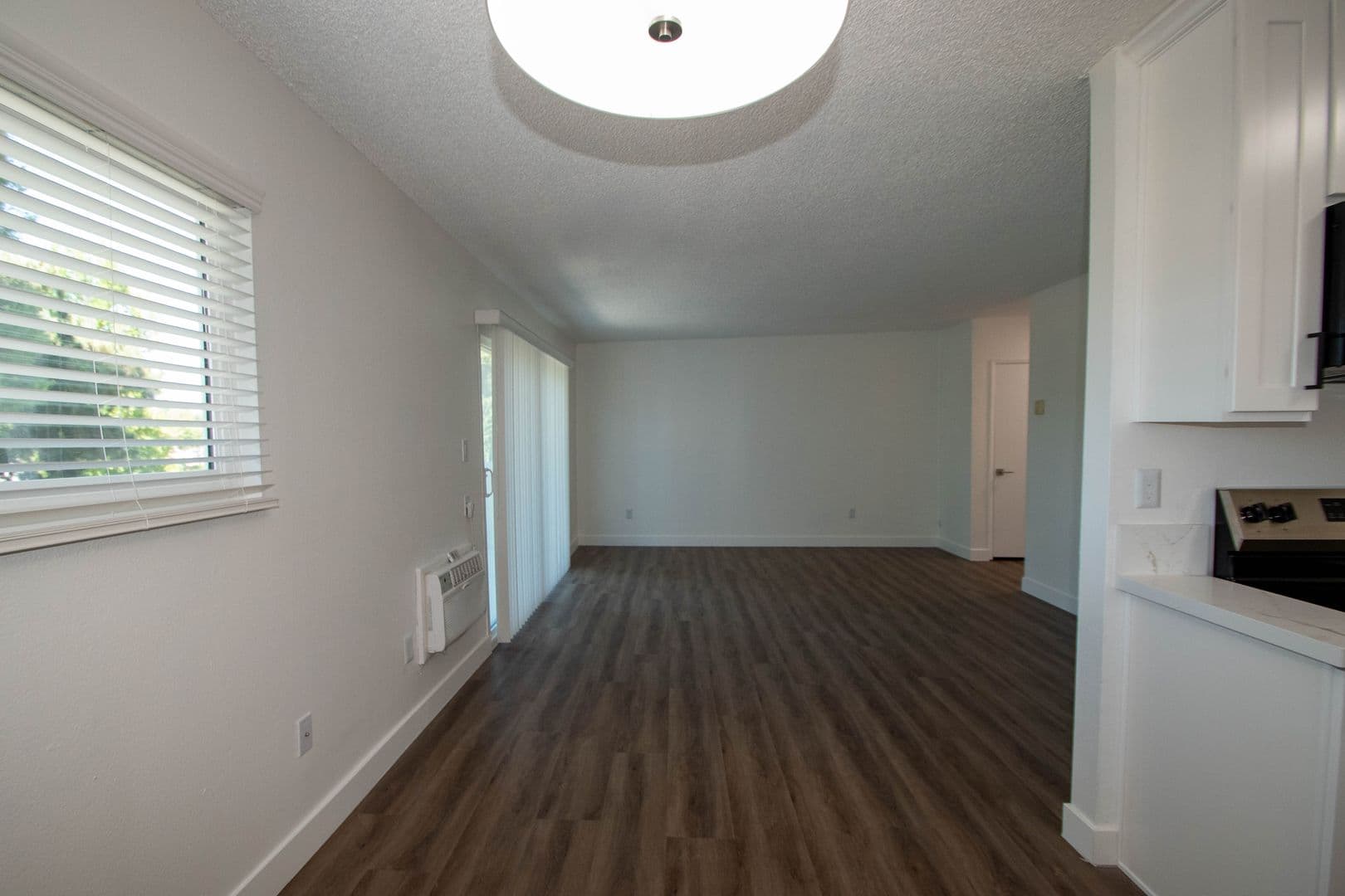 Van Nuys Apartment: 13019 Oxnard Street