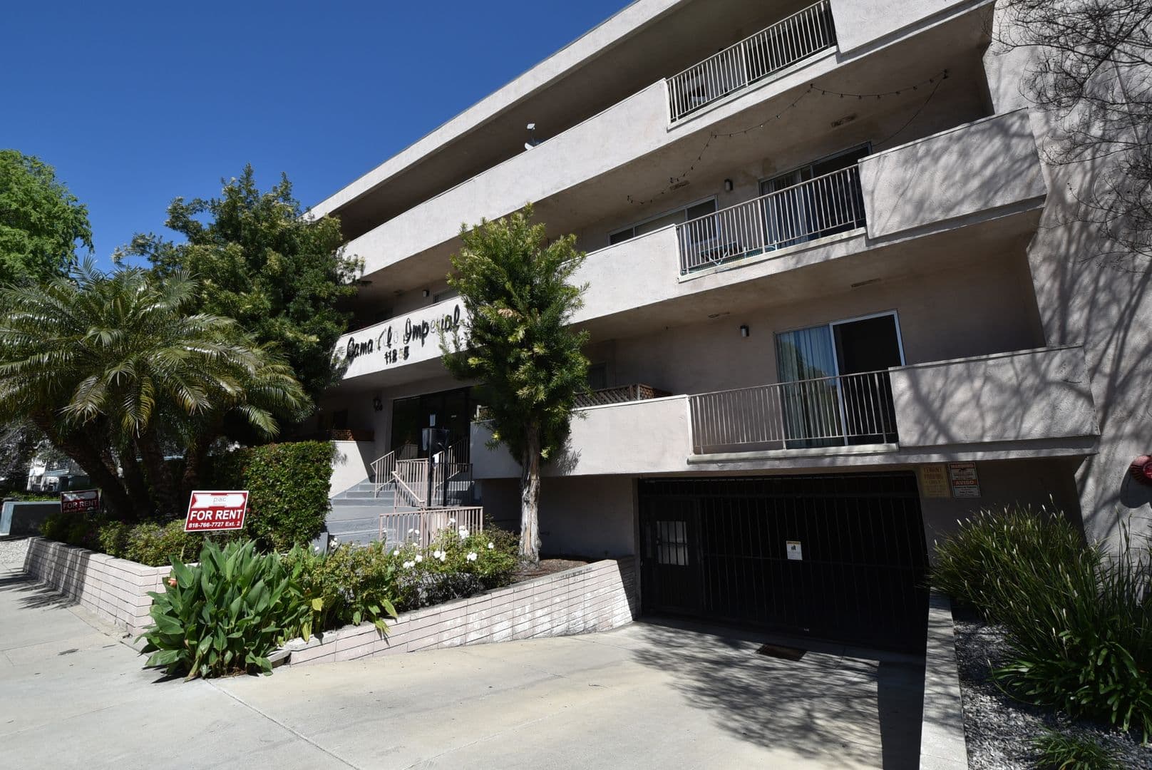 Toluca Lake Apartment: 11255 Camarillo Street