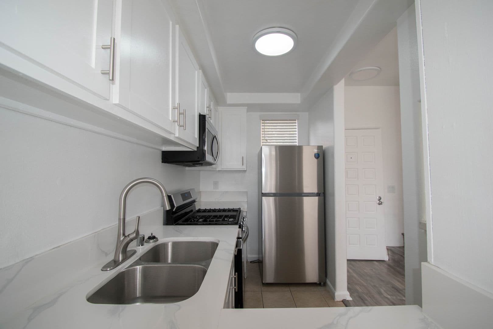 Los Angeles Apartment: 425 Alvarado Street