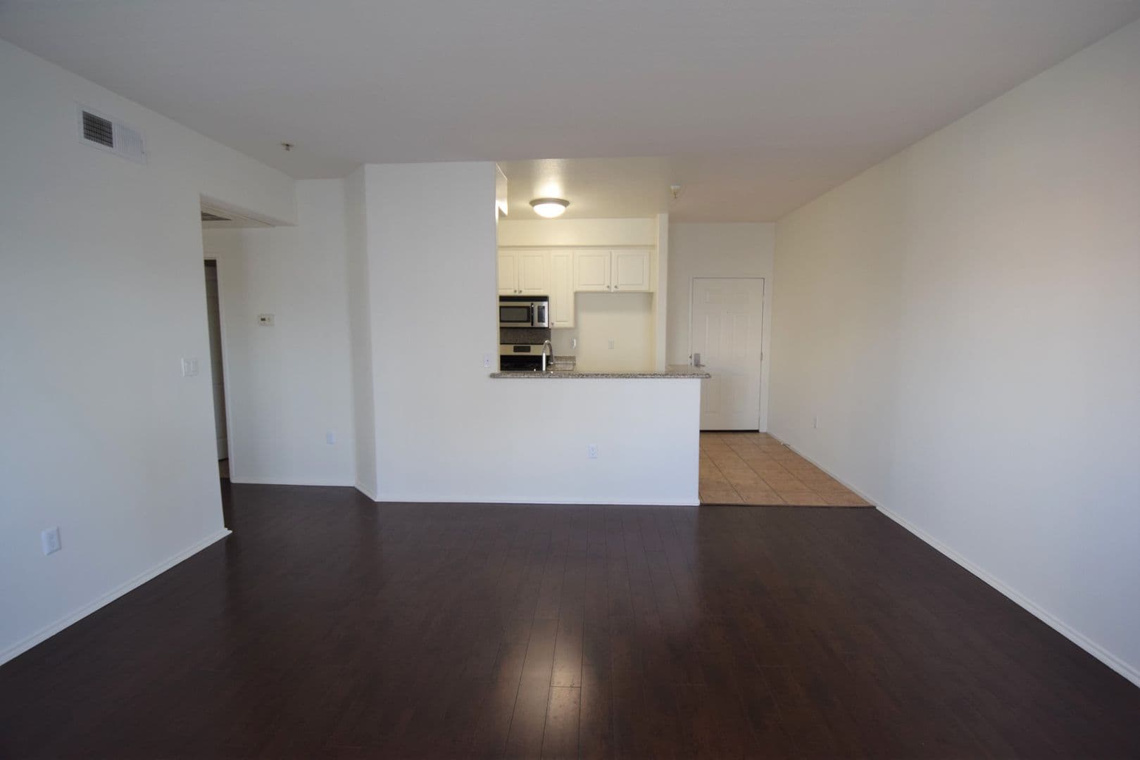 North Hollywood Apartment: 5500 Bonner Avenue
