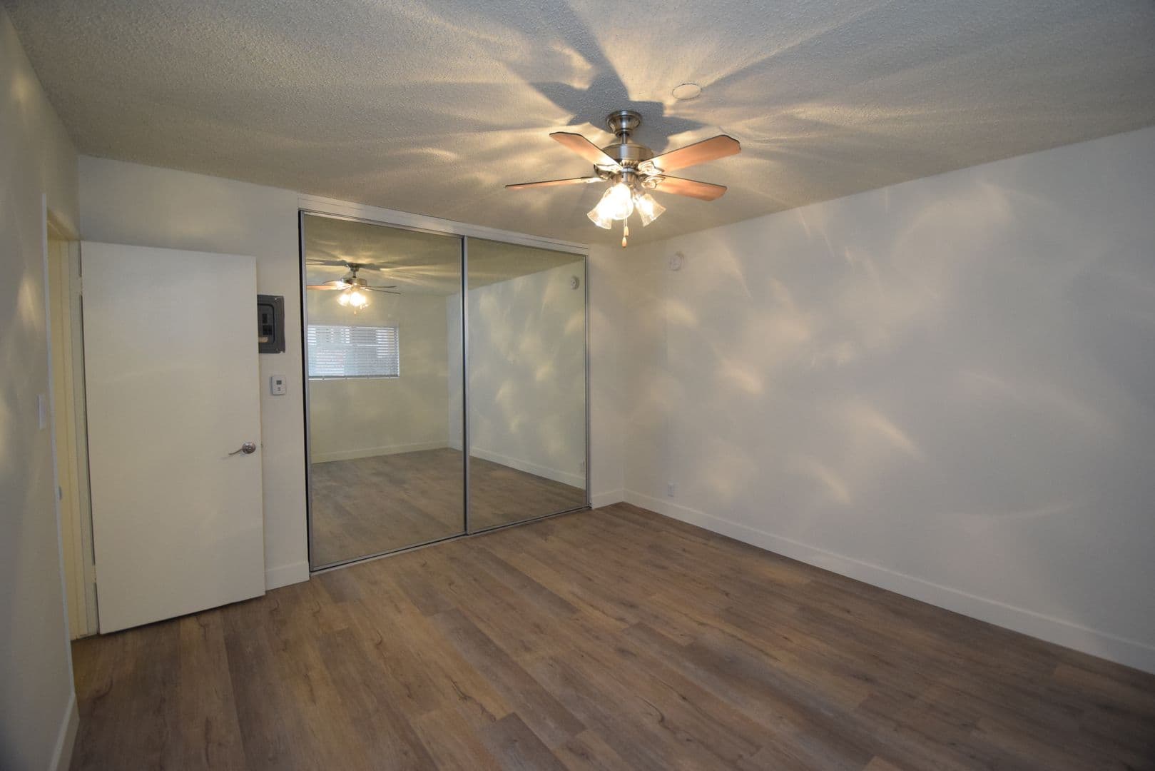 North Hollywood Apartment: 10855 Morrison Street